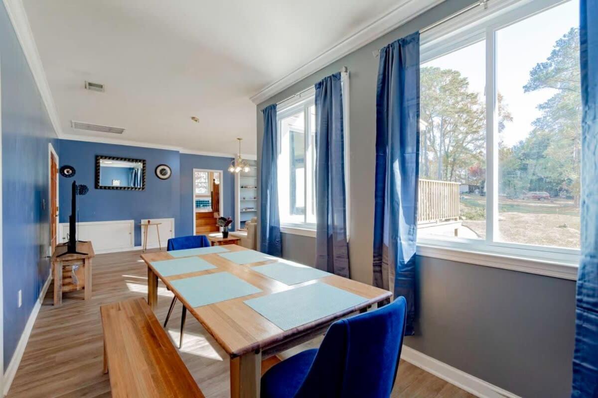 Holiday home Sweet Retreat-- Mins To Columbia