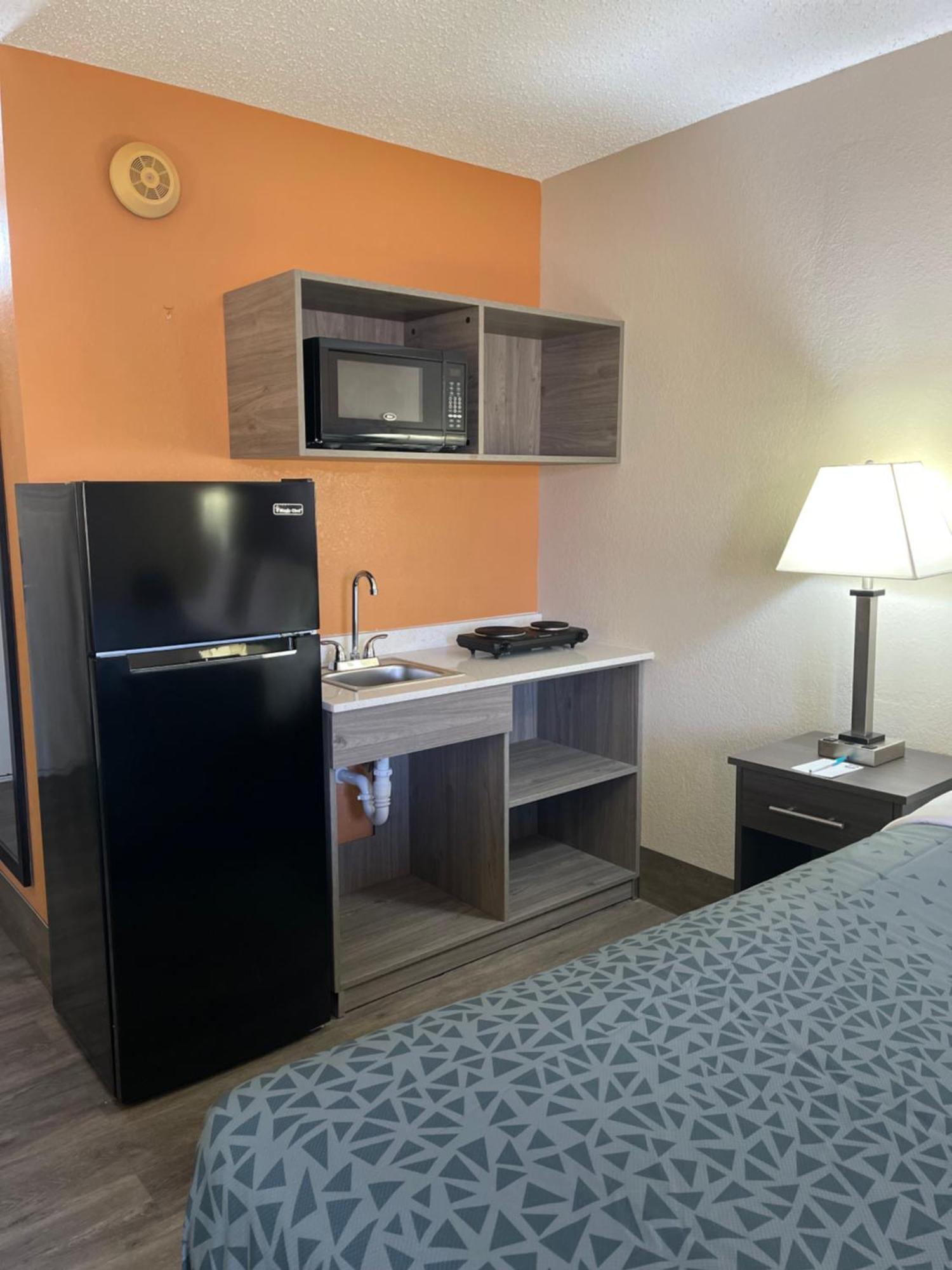 Suburban Northwest Hotel Columbia