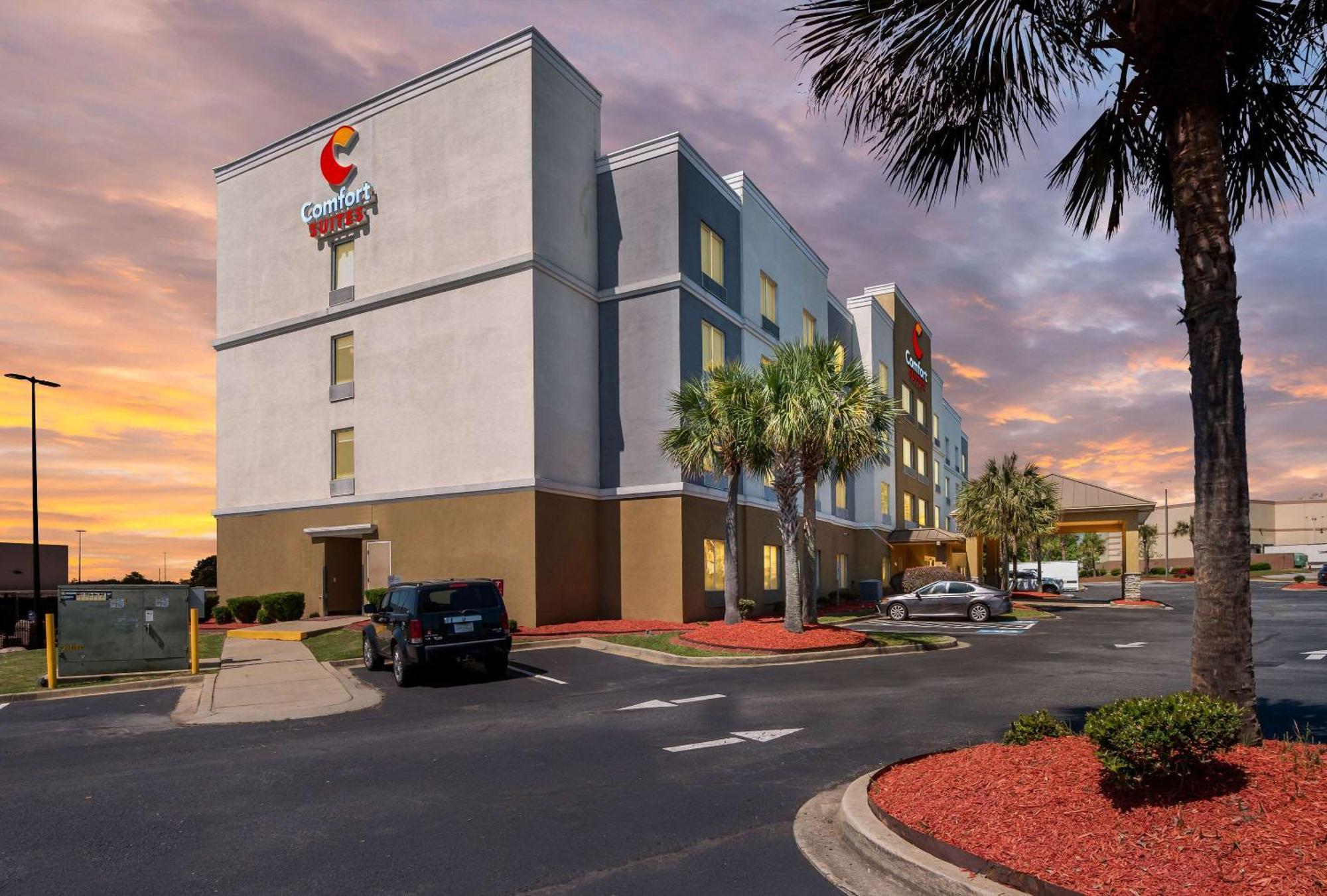 Hotel Comfort At Harbison
