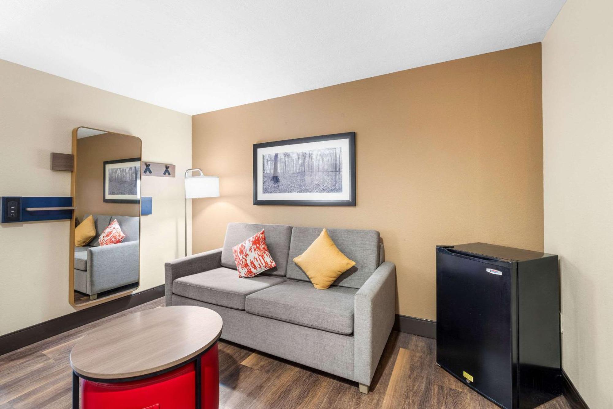 Hotel Comfort At Harbison