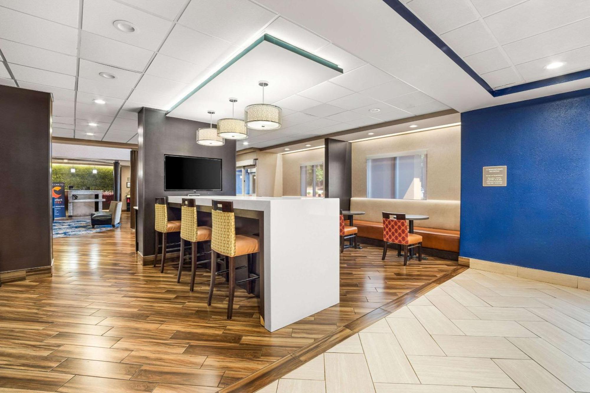 Hotel Comfort At Harbison