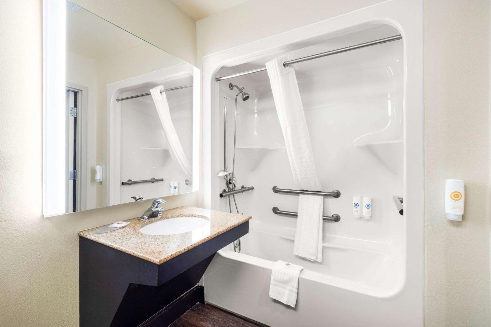 Comfort At Harbison Hotel 3*