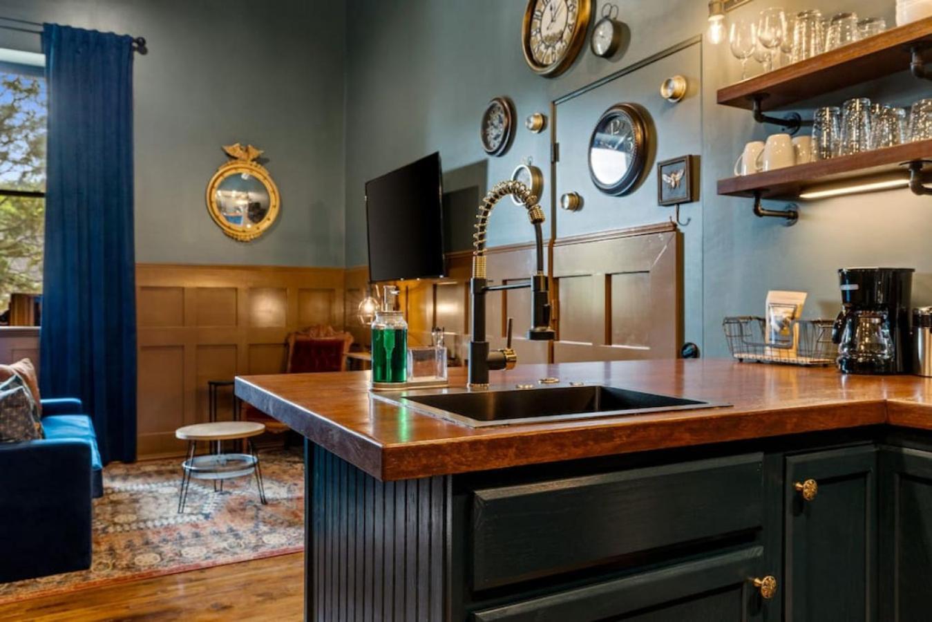 Watson - The Vestry On Read Apartment Columbia