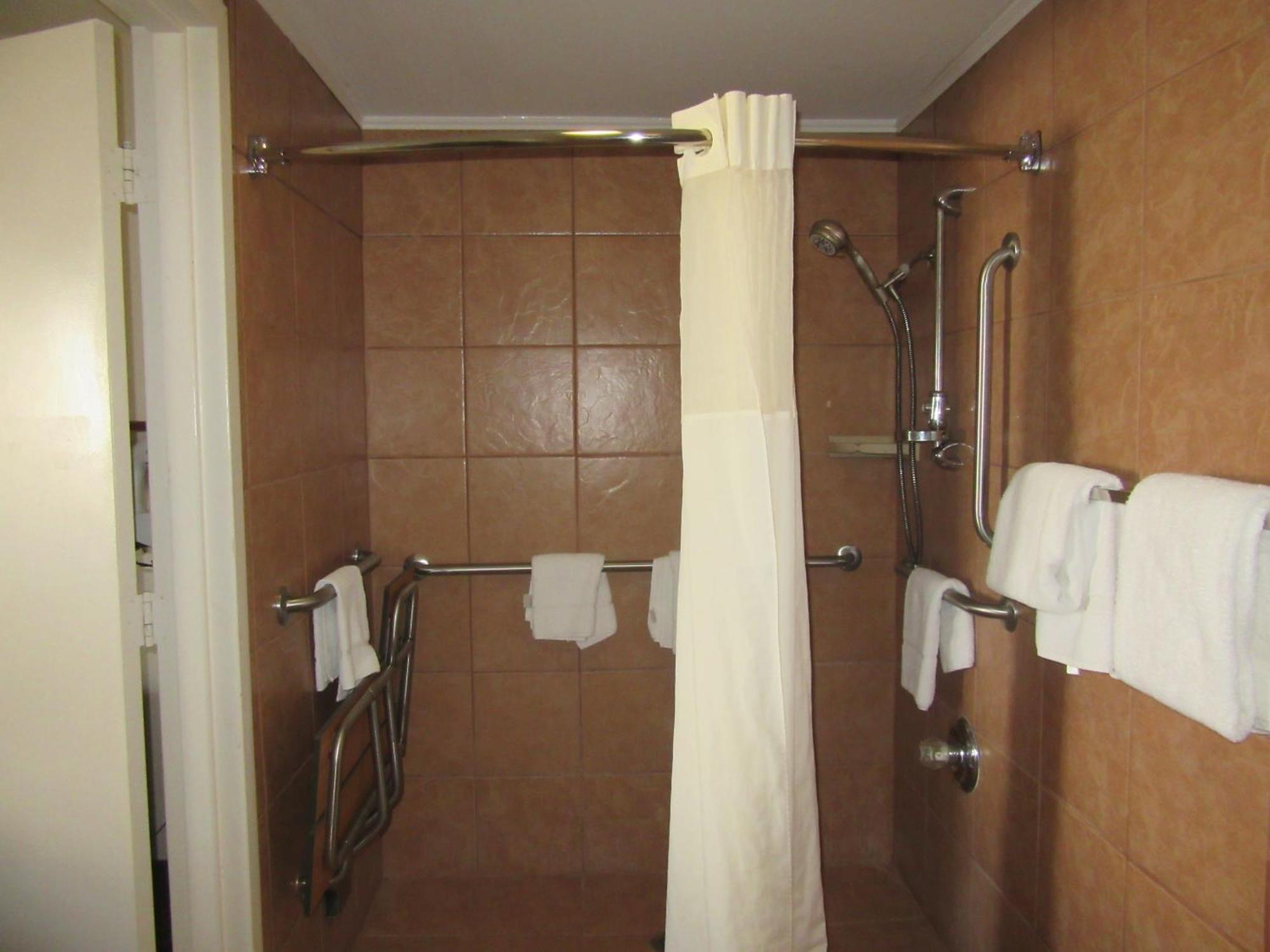 Inn Quality Jackson 3*