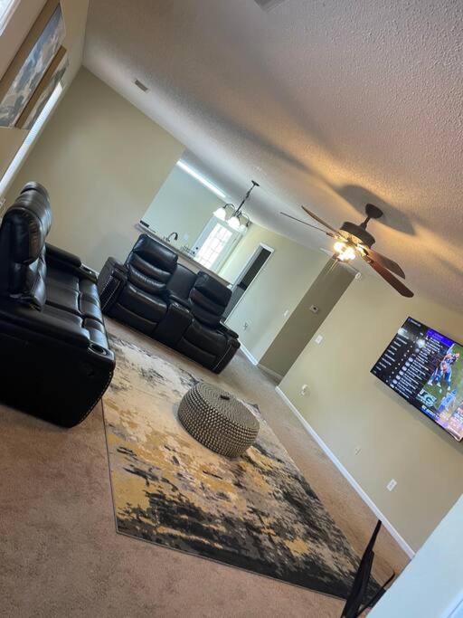 3 Bedroom 2 Bathroom House *