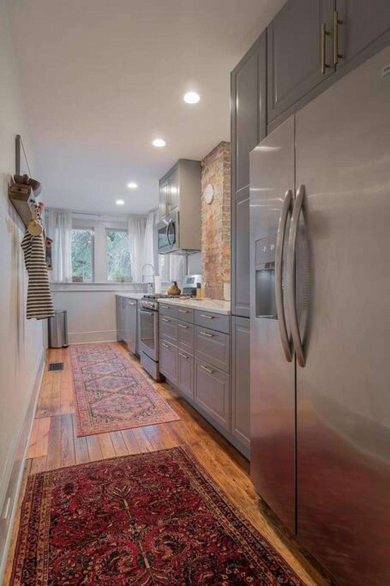 Apartment Queen Anne Eclectic