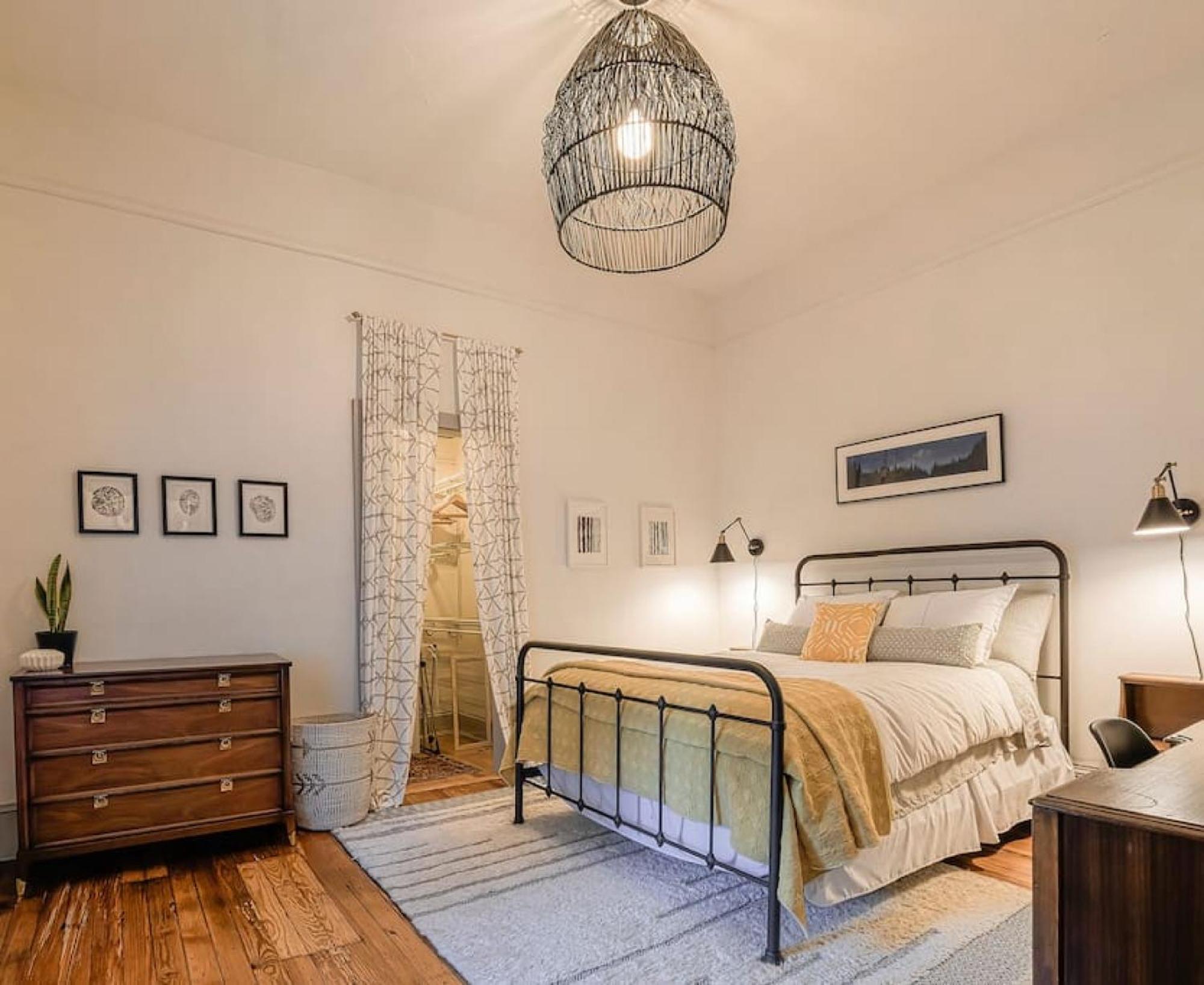 Queen Anne Eclectic * Columbia