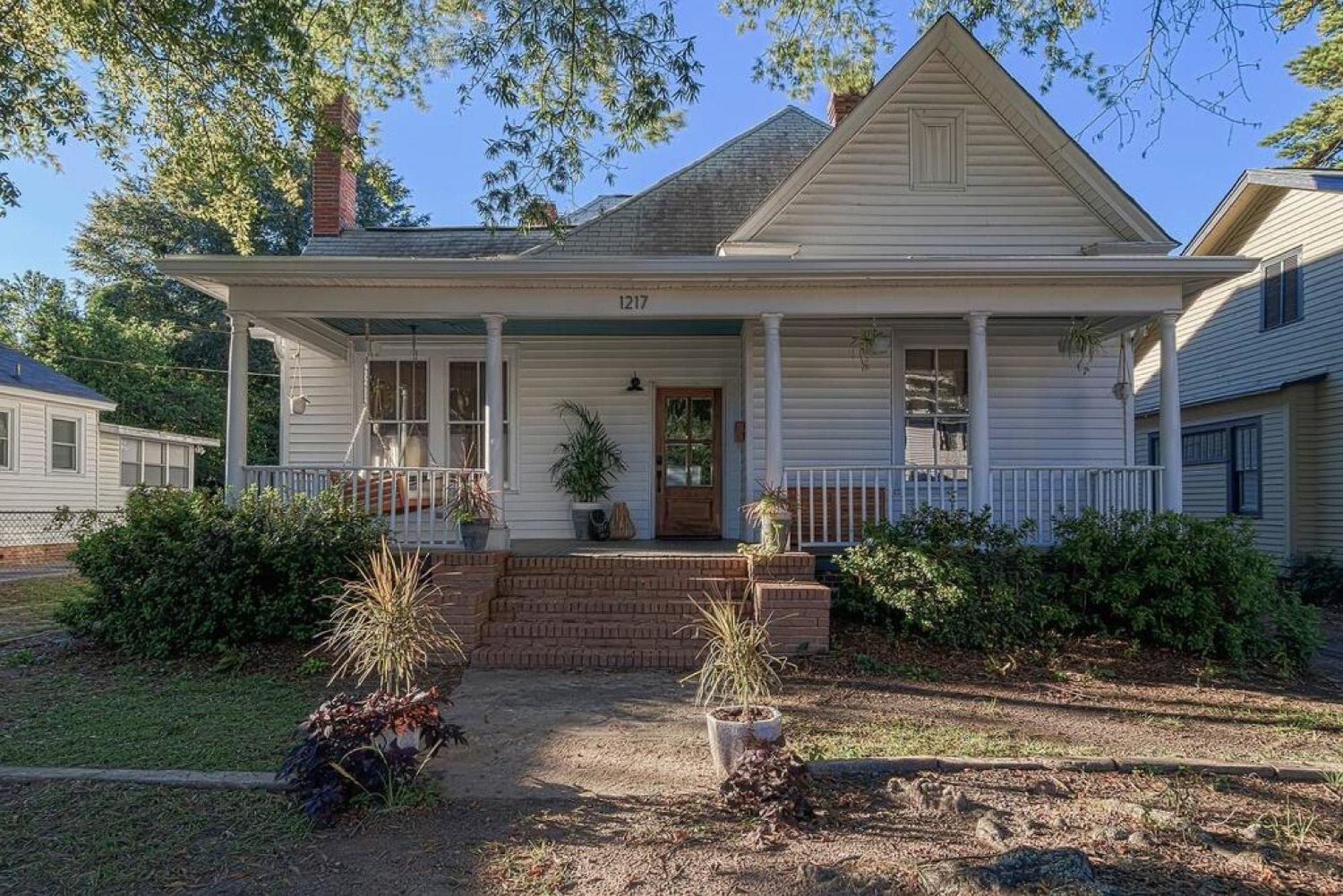 Apartment Queen Anne Eclectic Columbia