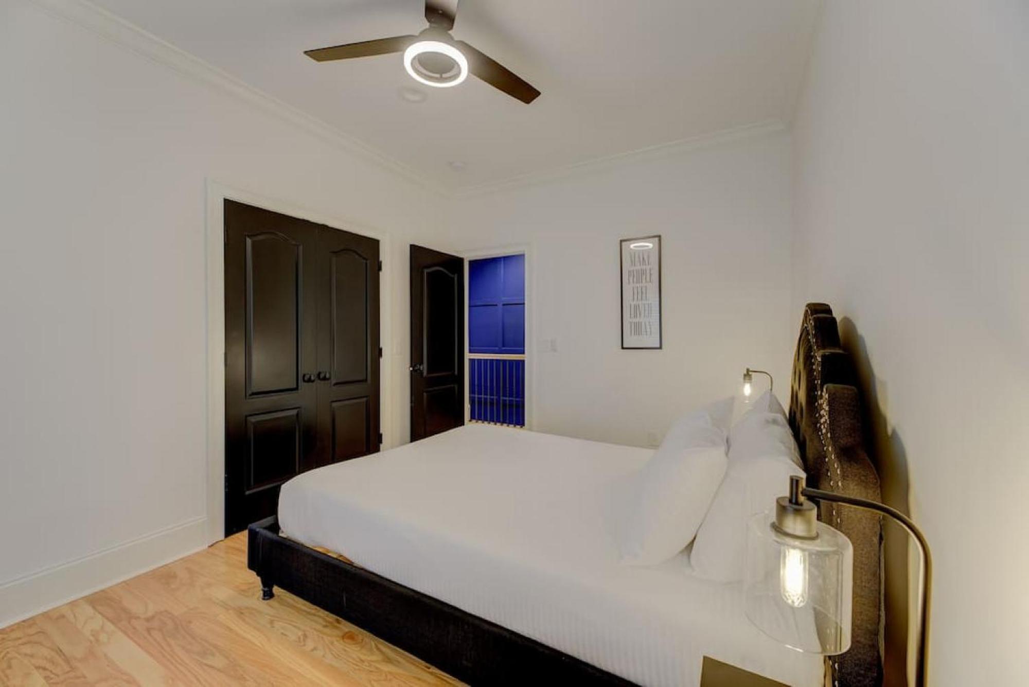 New Modern Townhome - Right - Families Welcome * Columbia