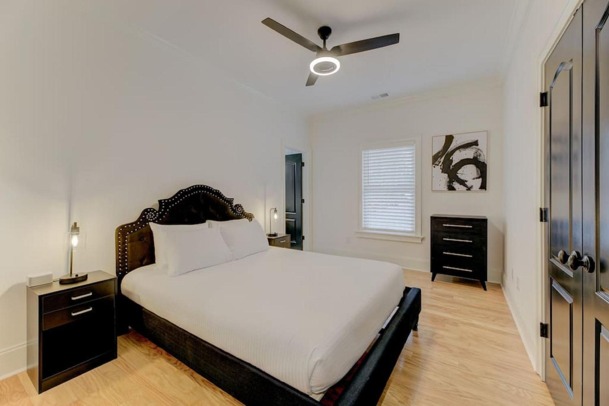 New Modern Townhome - Right - Families Welcome Columbia