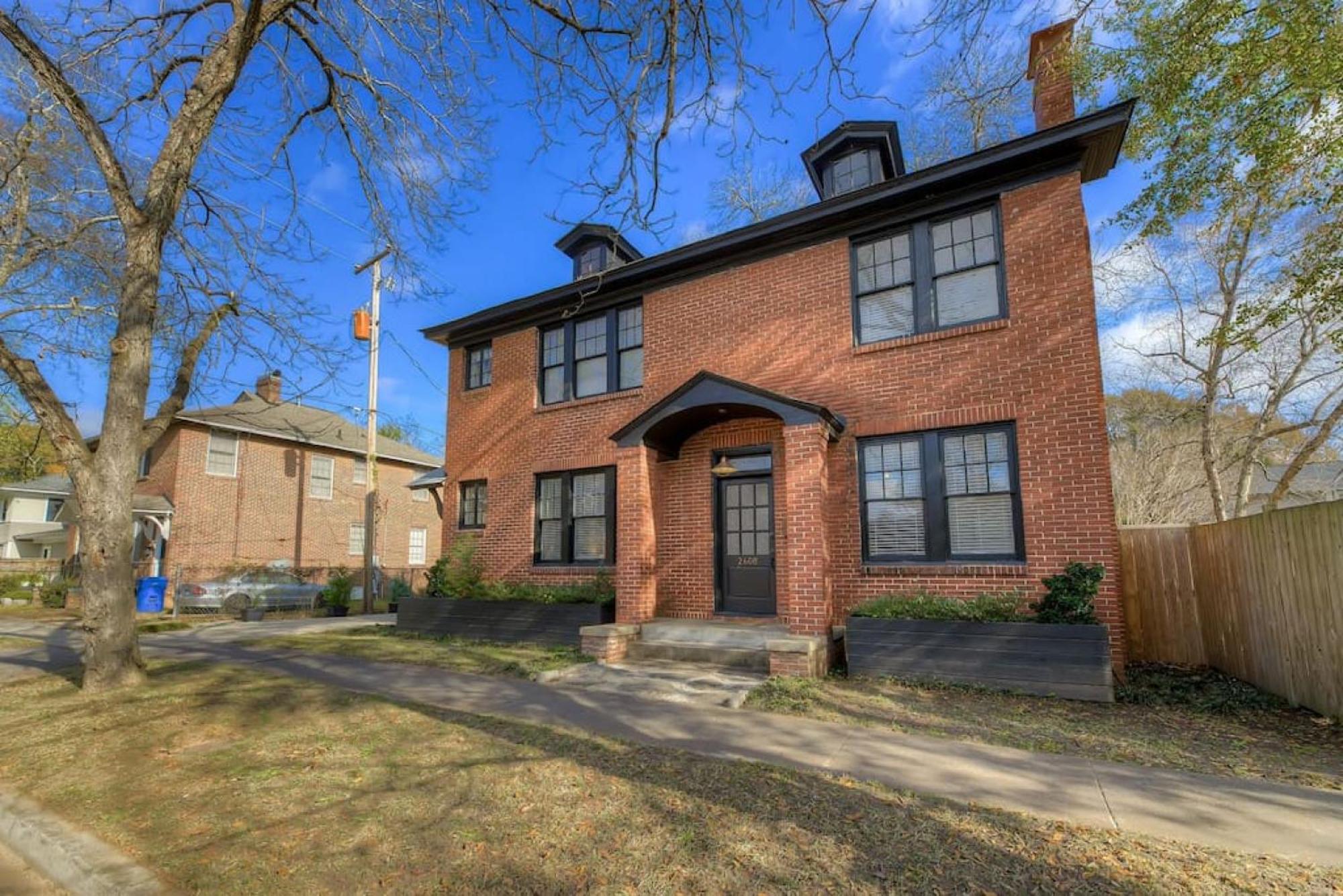 Spacious Industrial Modern * Columbia