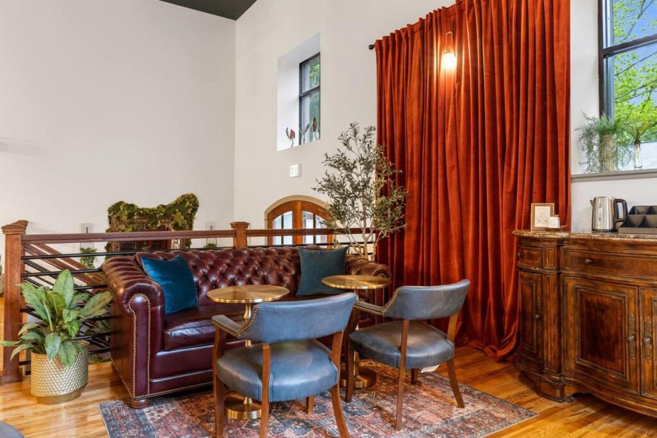 Apartment Sherlock - The Vestry On Read