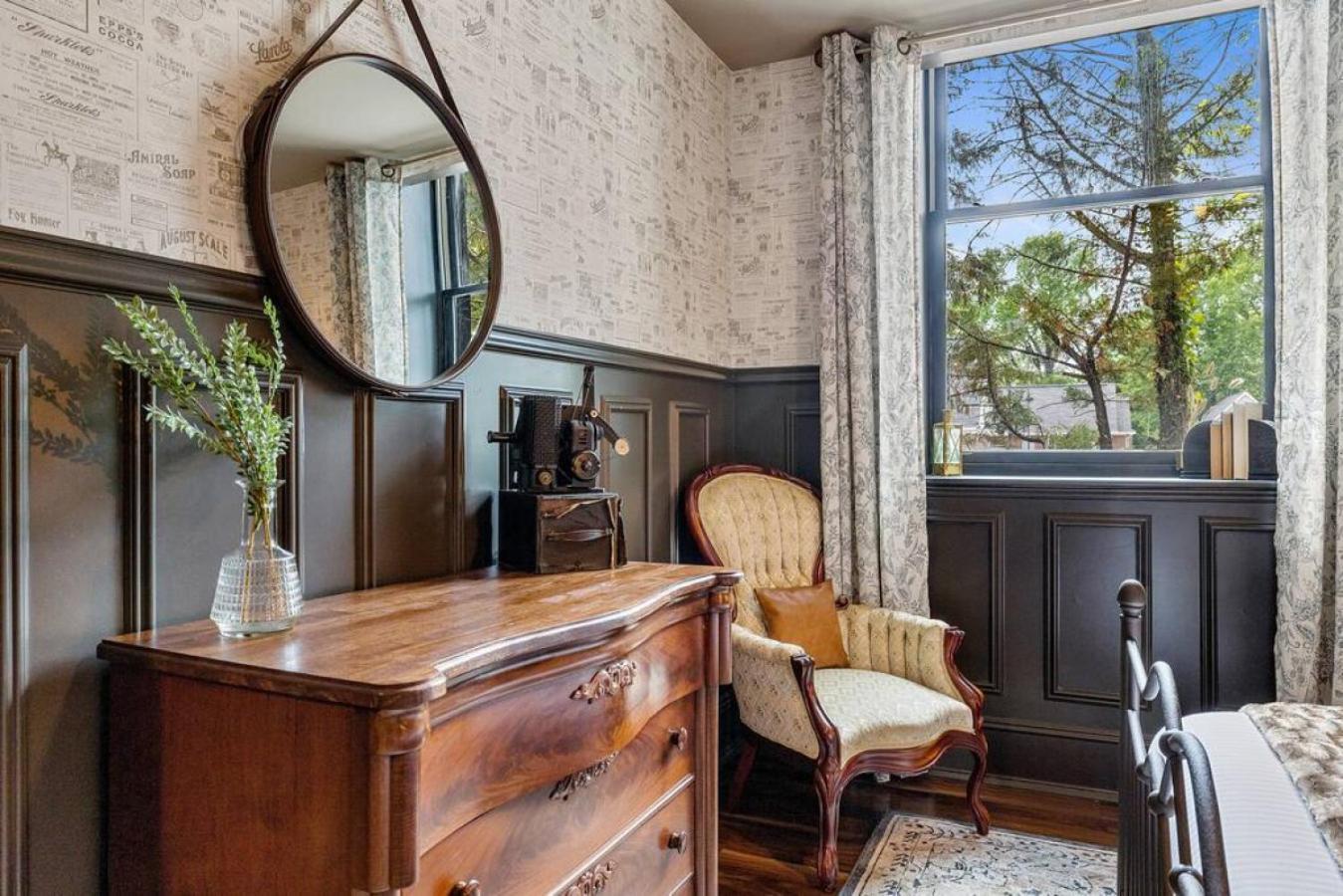 Apartment Sherlock - The Vestry On Read