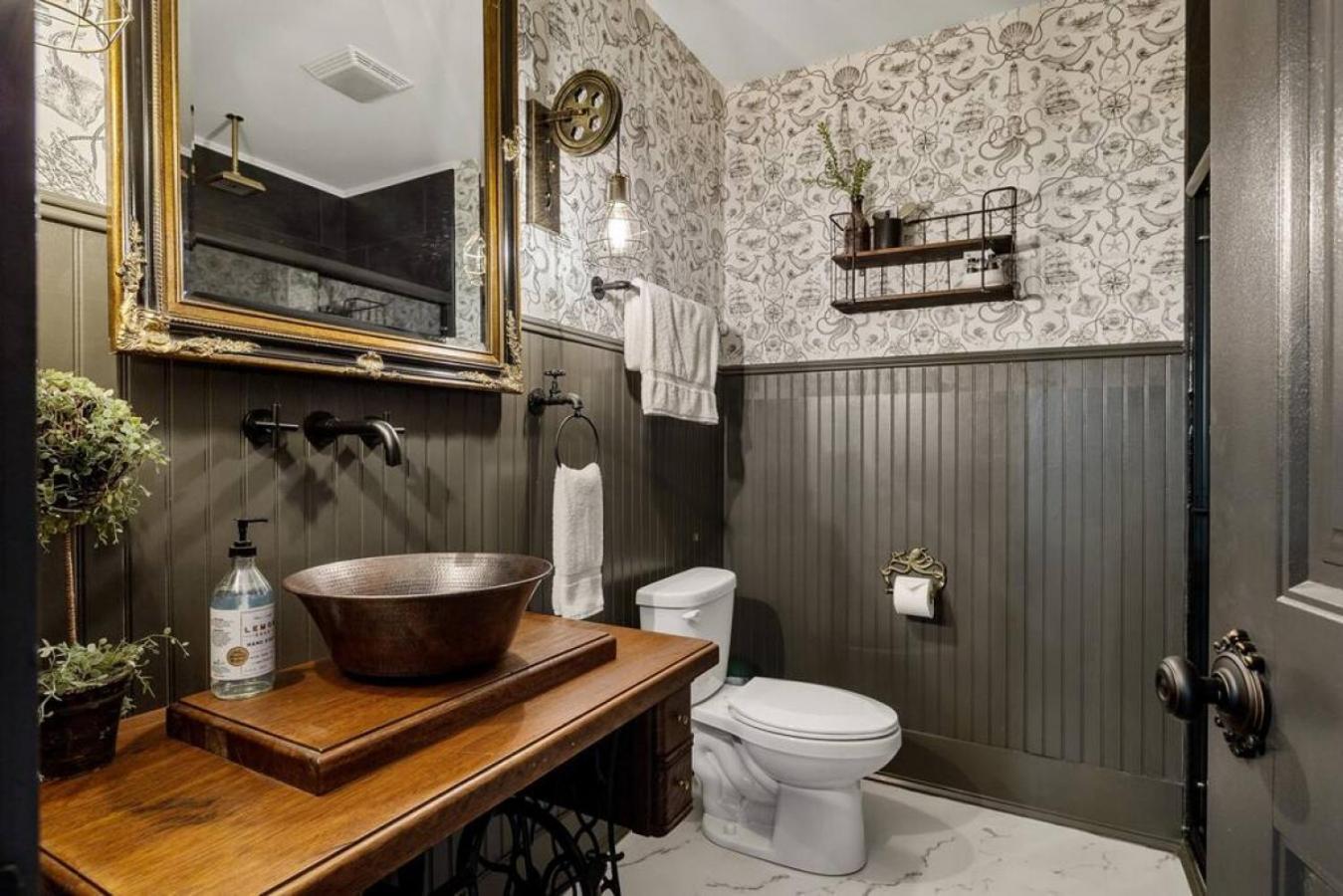 Apartment Sherlock - The Vestry On Read Columbia