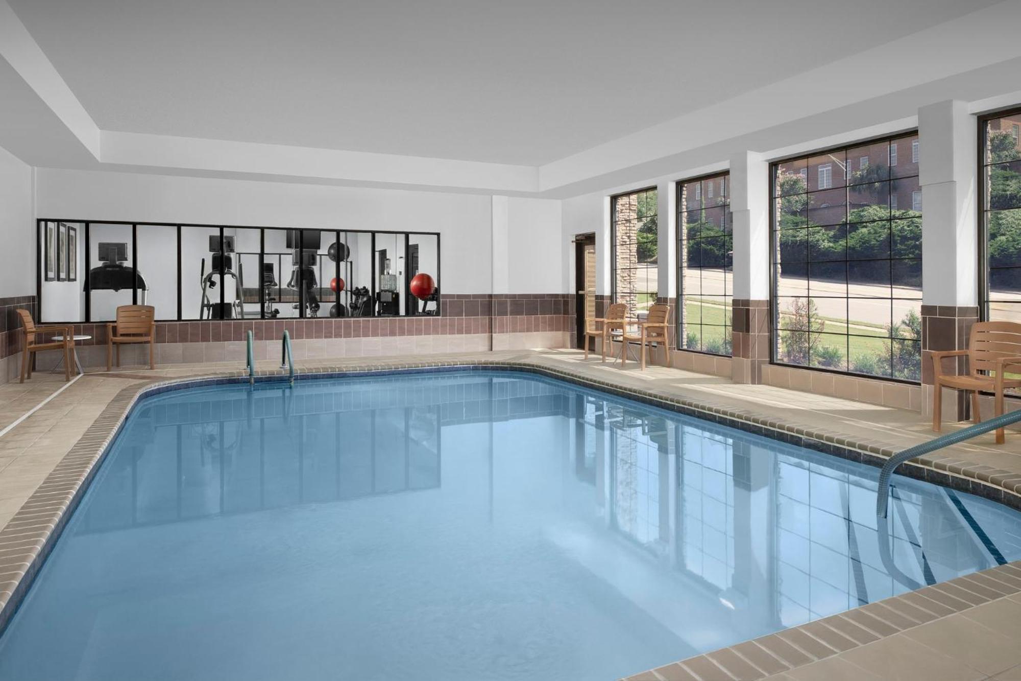 Staybridge By Ihg Hotel