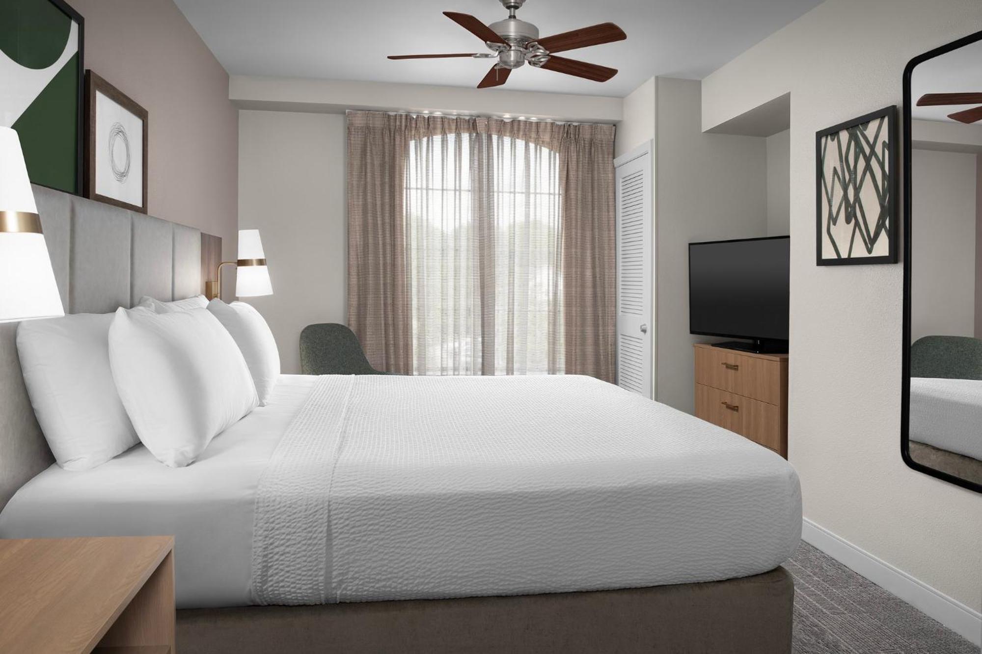 Staybridge By Ihg 3*