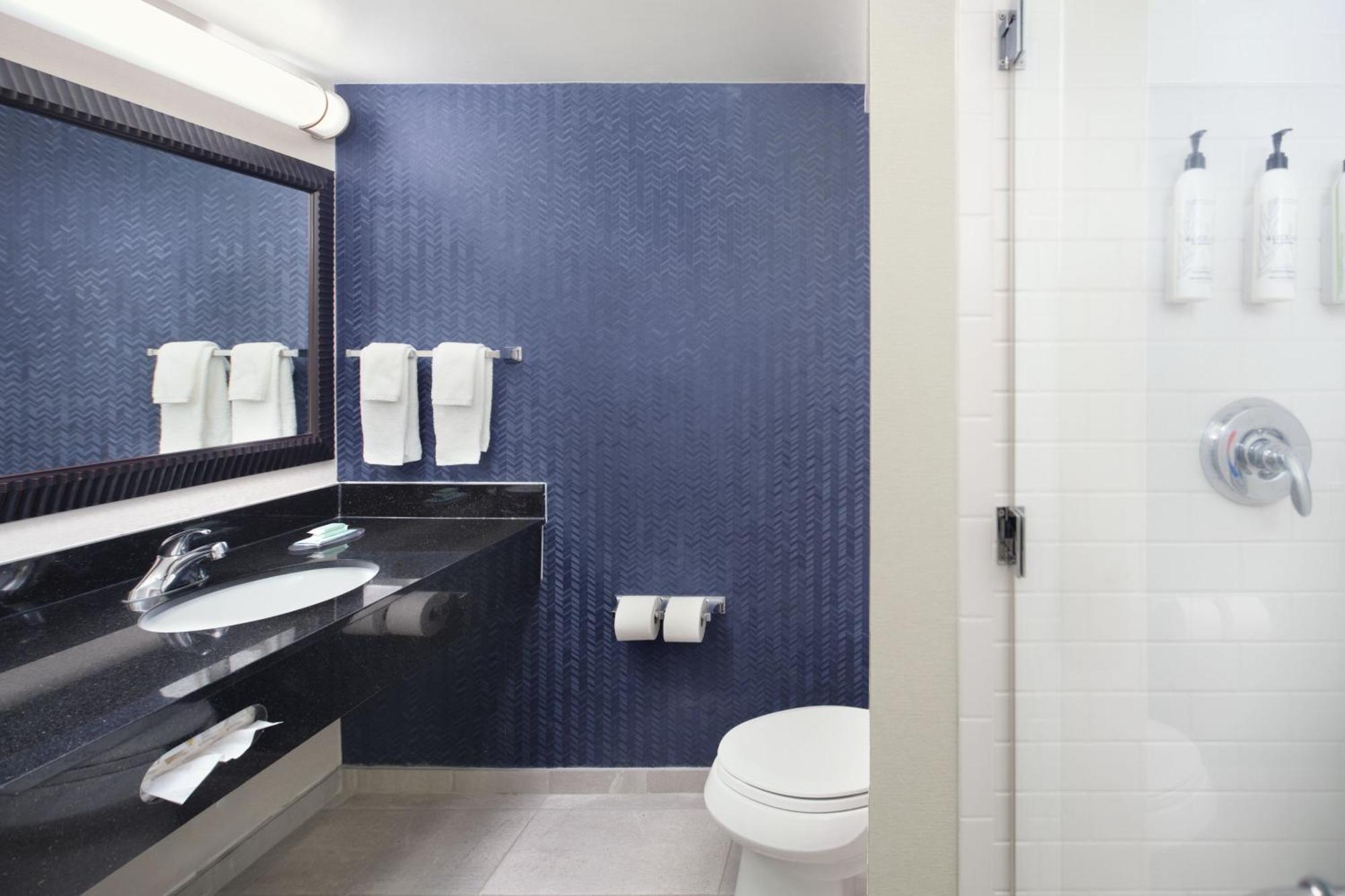 Fairfield & Northeast Hotel 3*