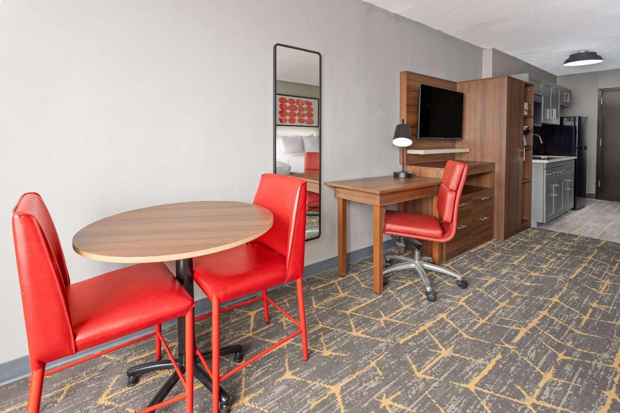 Hawthorn Extended By Wyndham Columbia-ft Jackson Hotel