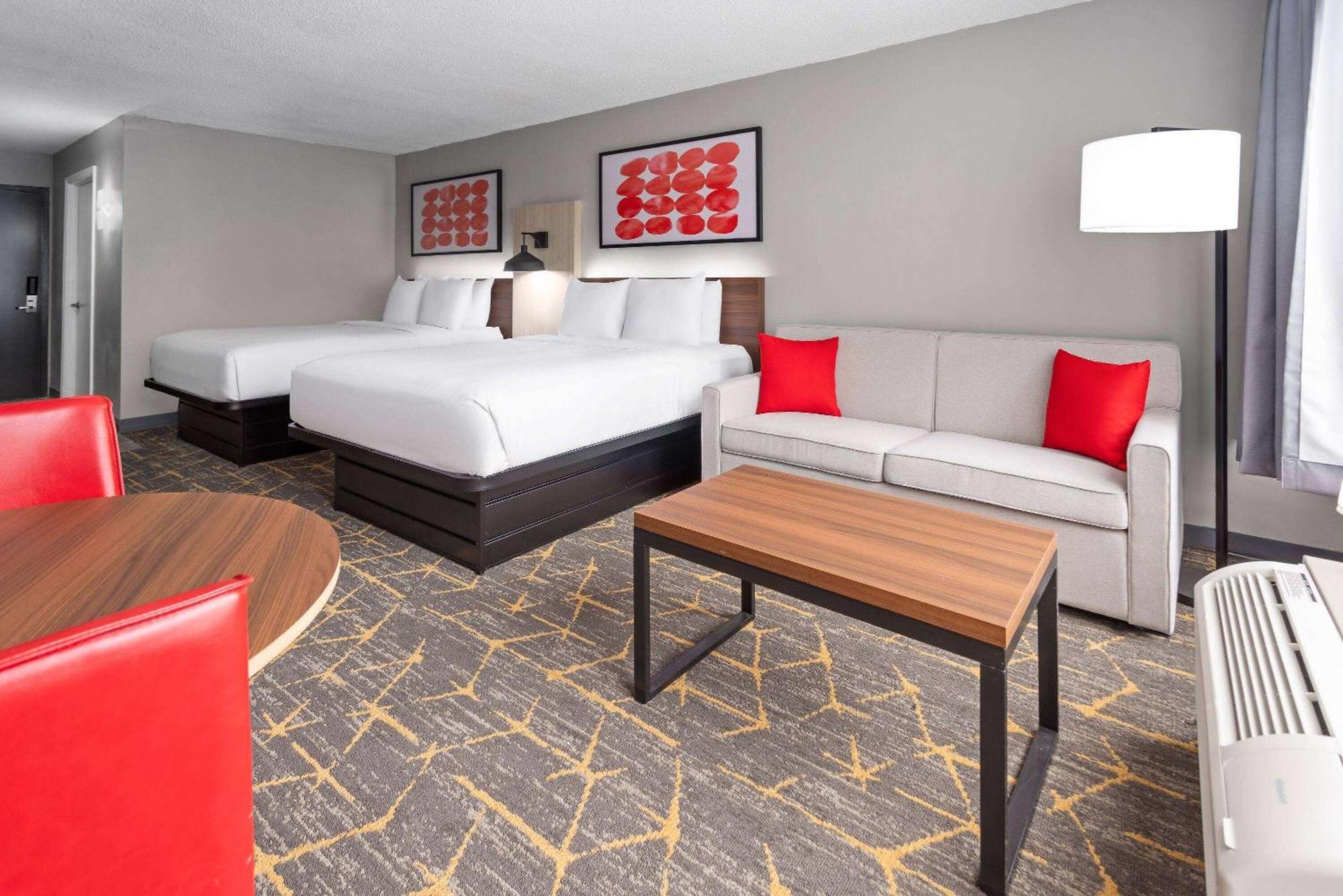 Hawthorn Extended By Wyndham Columbia-ft Jackson Hotel 3*