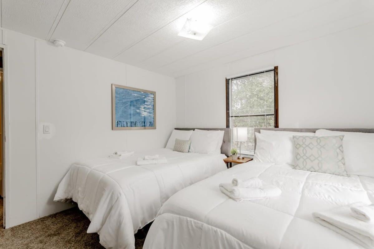 Holiday home Gamecock Roost- 15mins To Downtown- Back Unit Columbia