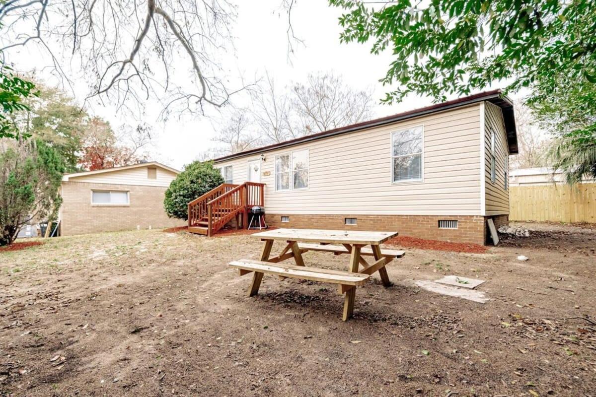 Gamecock Roost- 15mins To Downtown- Back Unit Holiday home *