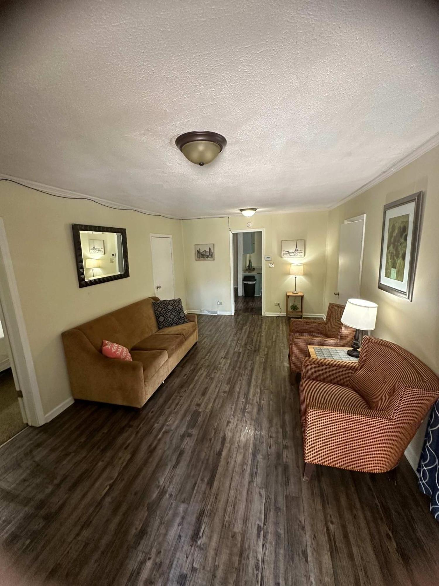 Holiday home Adorable On Taylor-15 Mins To Downtown--- Front Unit Columbia