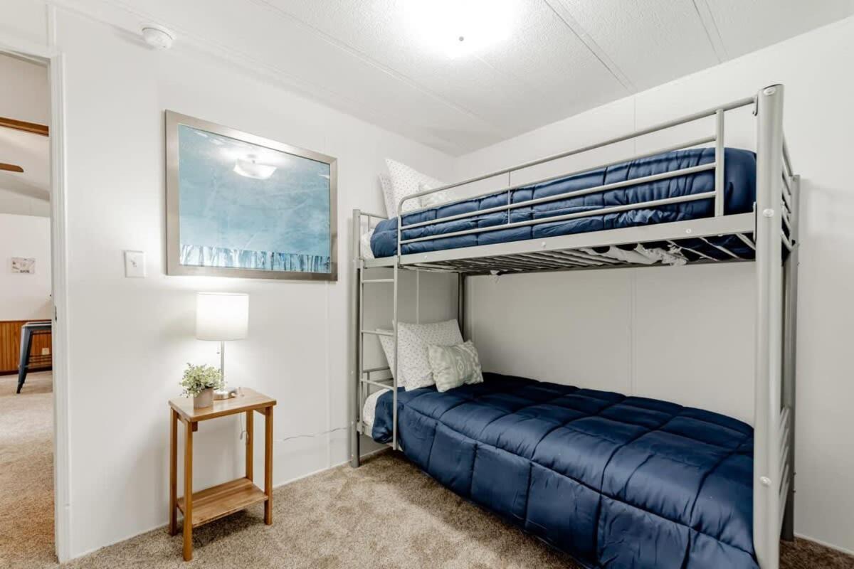 Gamecock Roost- 15mins To Downtown- Back Unit Holiday home Columbia