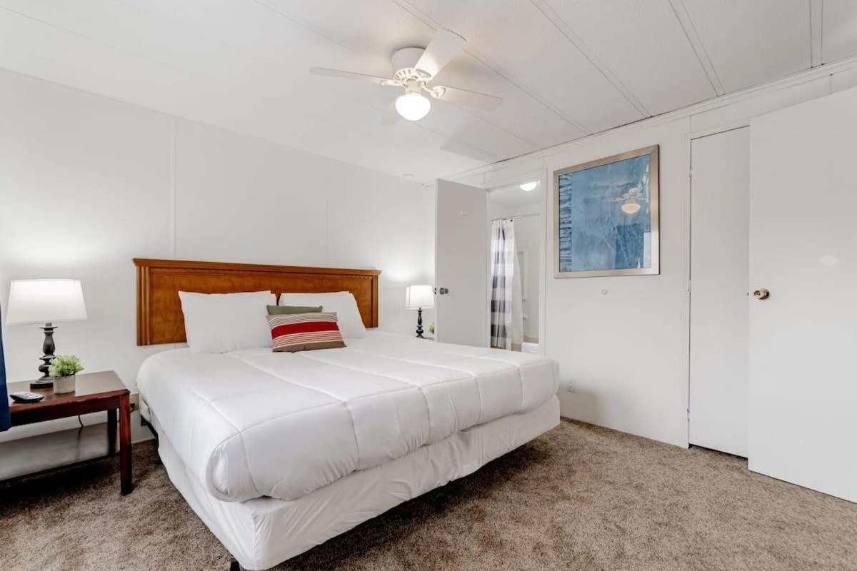 Holiday home Gamecock Roost- 15mins To Downtown- Back Unit Columbia