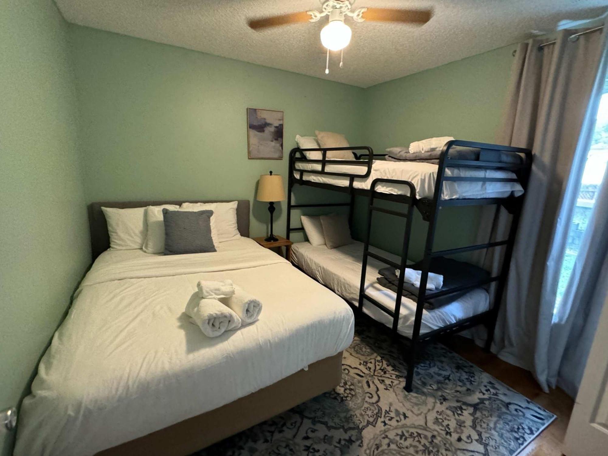 Close To Usc & Midtown-downtown - Newly Renovated