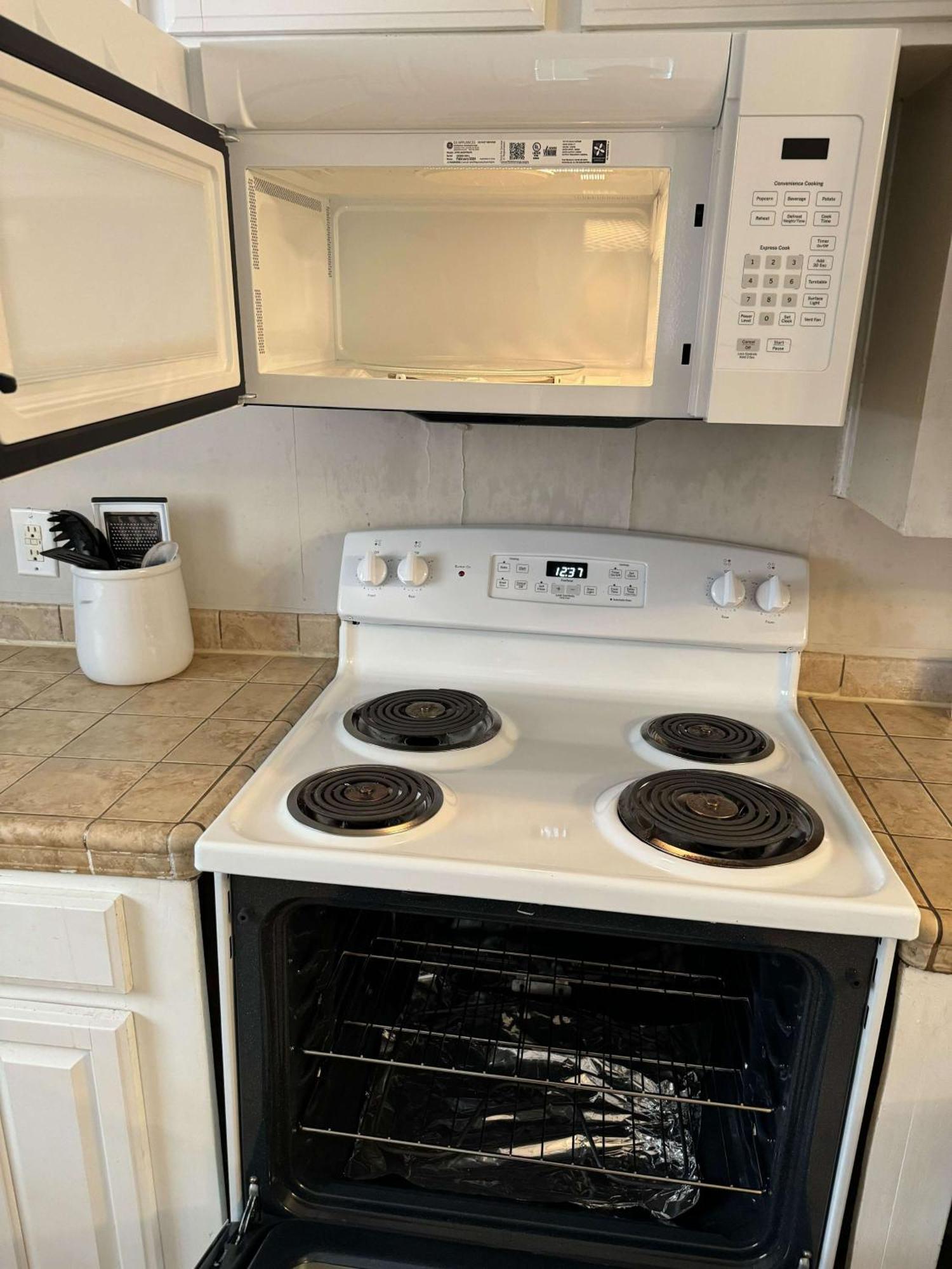 10 Min From Downtown - The Ronnie Runner * Columbia