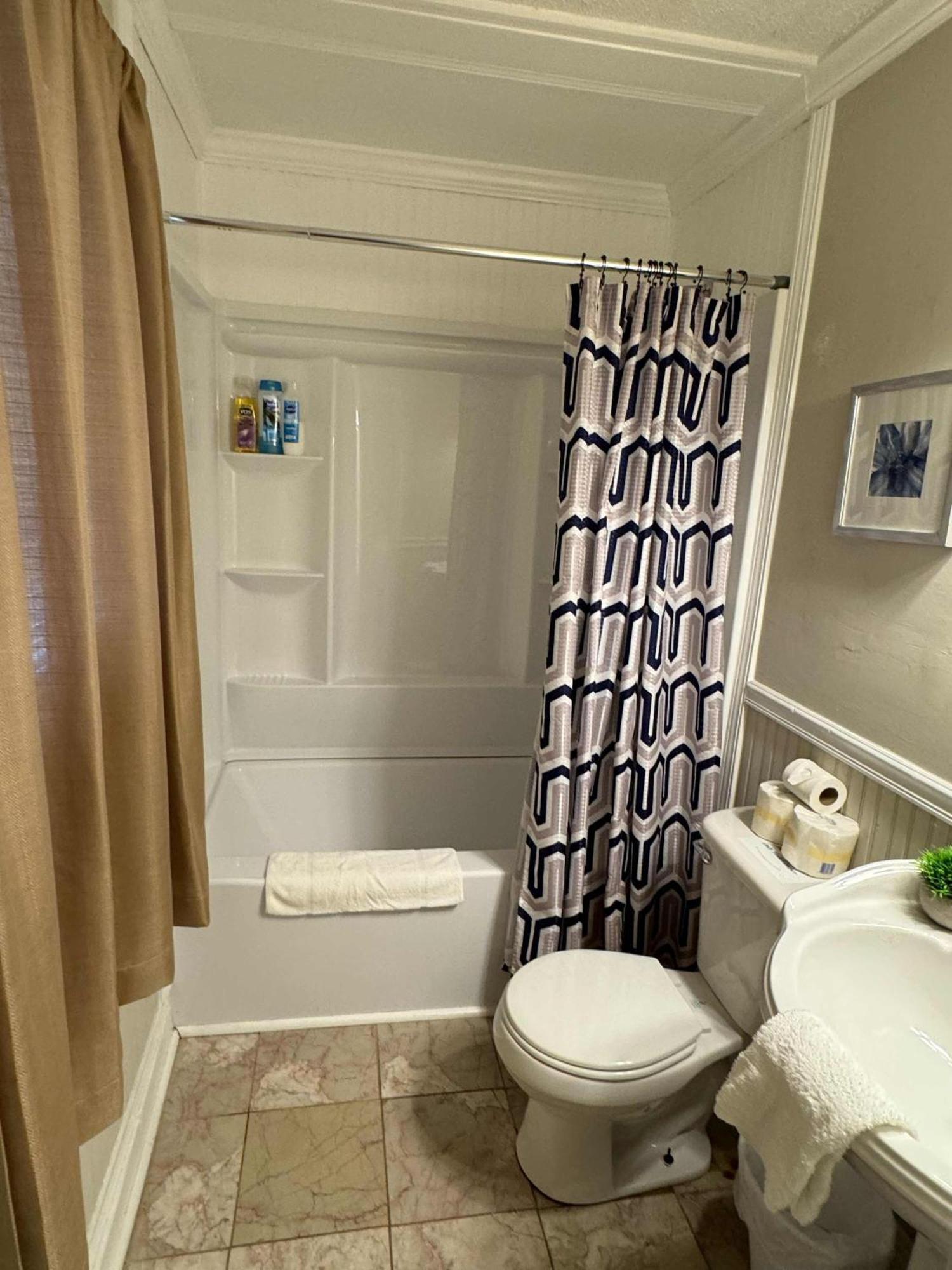10 Min From Downtown - The Ronnie Runner * Columbia