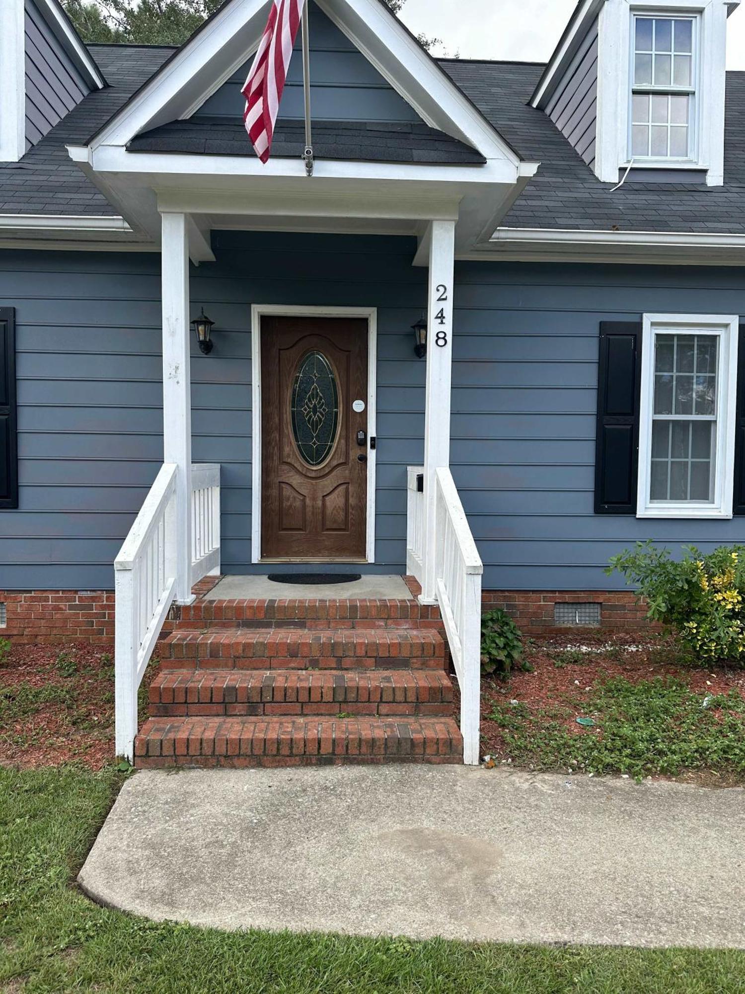 Breeze On Inn- Mins To Ft Jackson Holiday home *