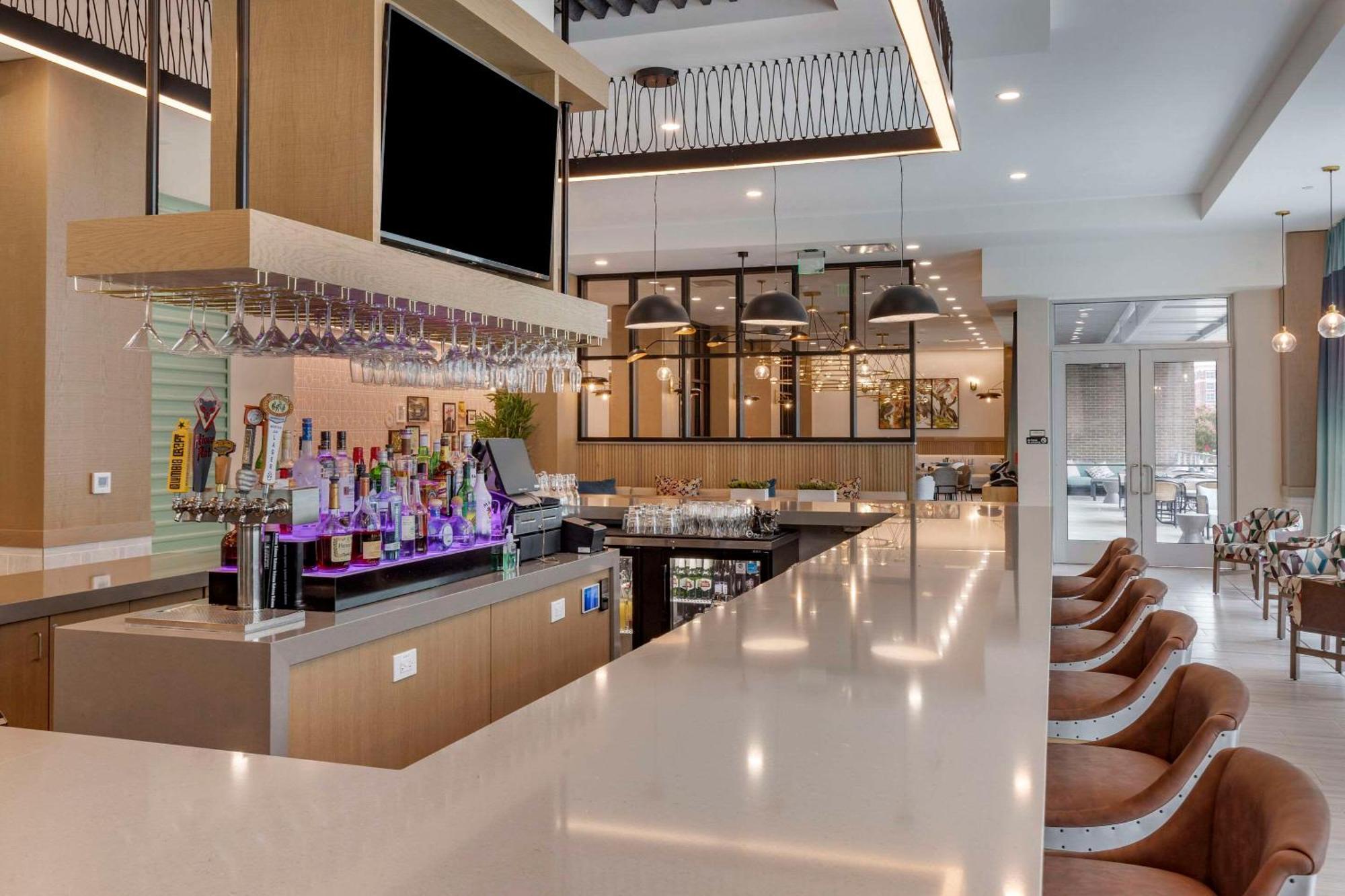 Cambria Downtown The Vista 3*