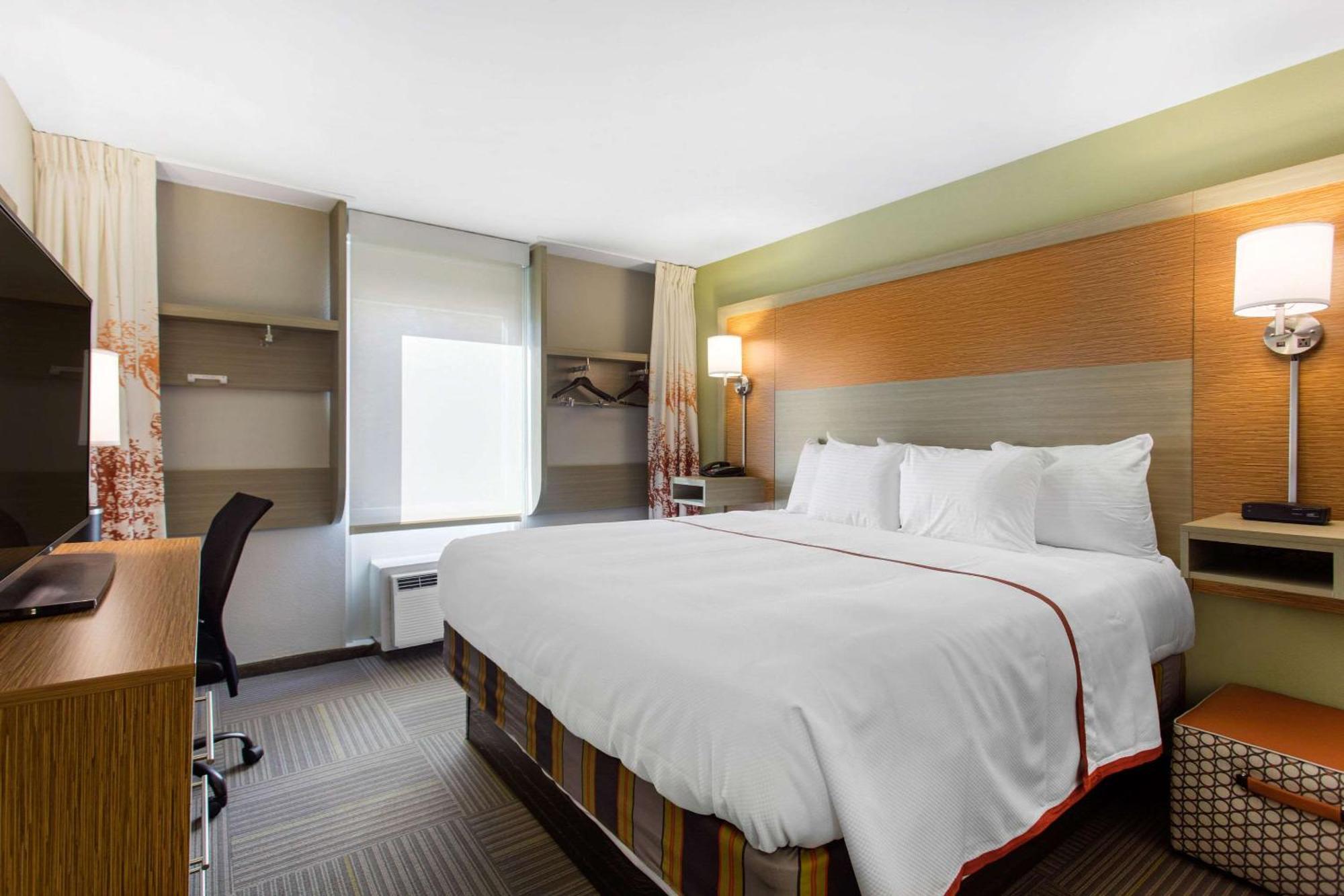 Gallus Stadium Park Inn, Ascend Collection 2* Columbia