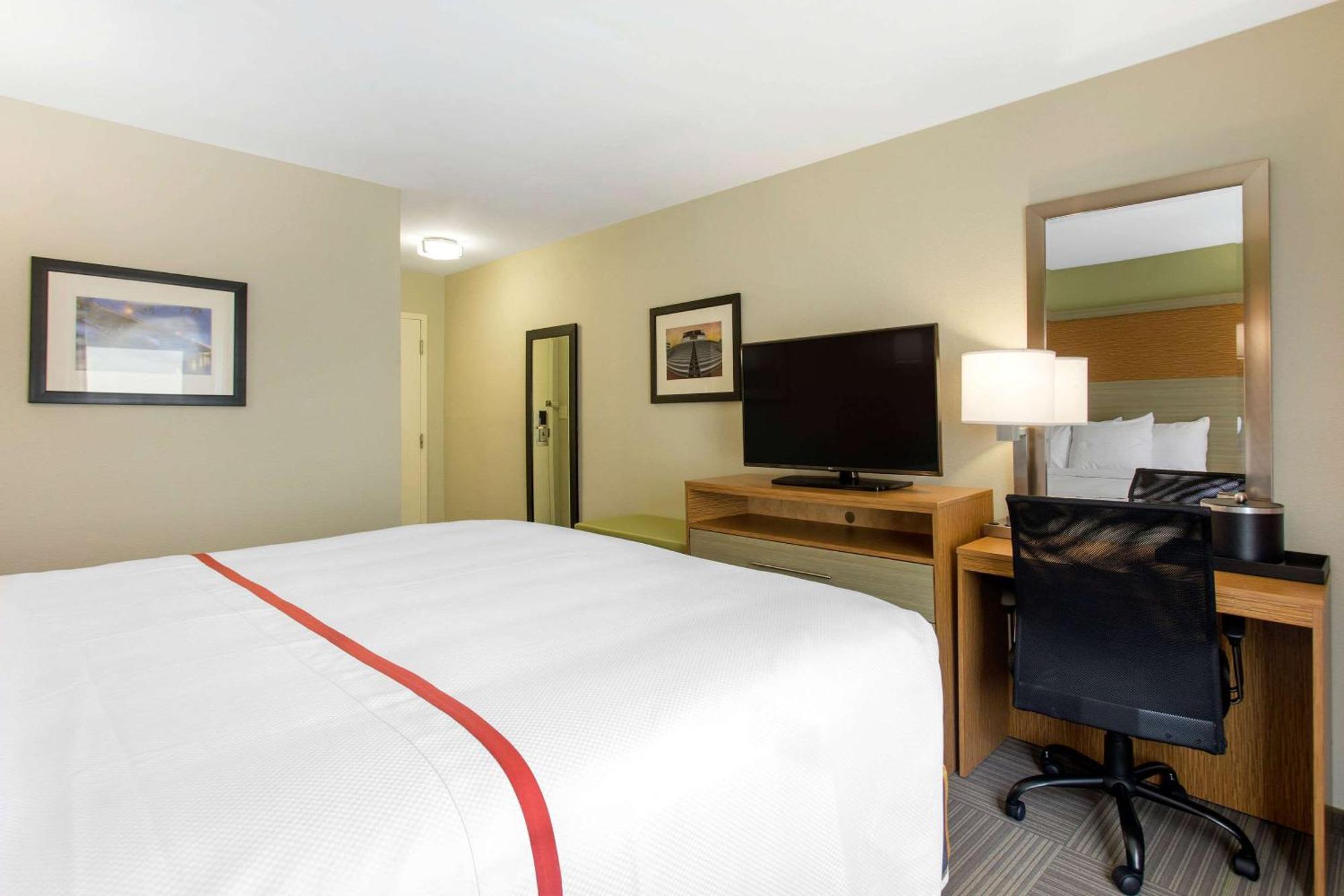 Gallus Stadium Park Inn, Ascend Collection