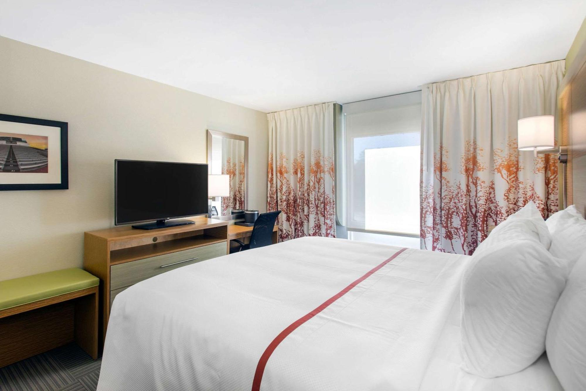 Hotel Gallus Stadium Park Inn, Ascend Collection