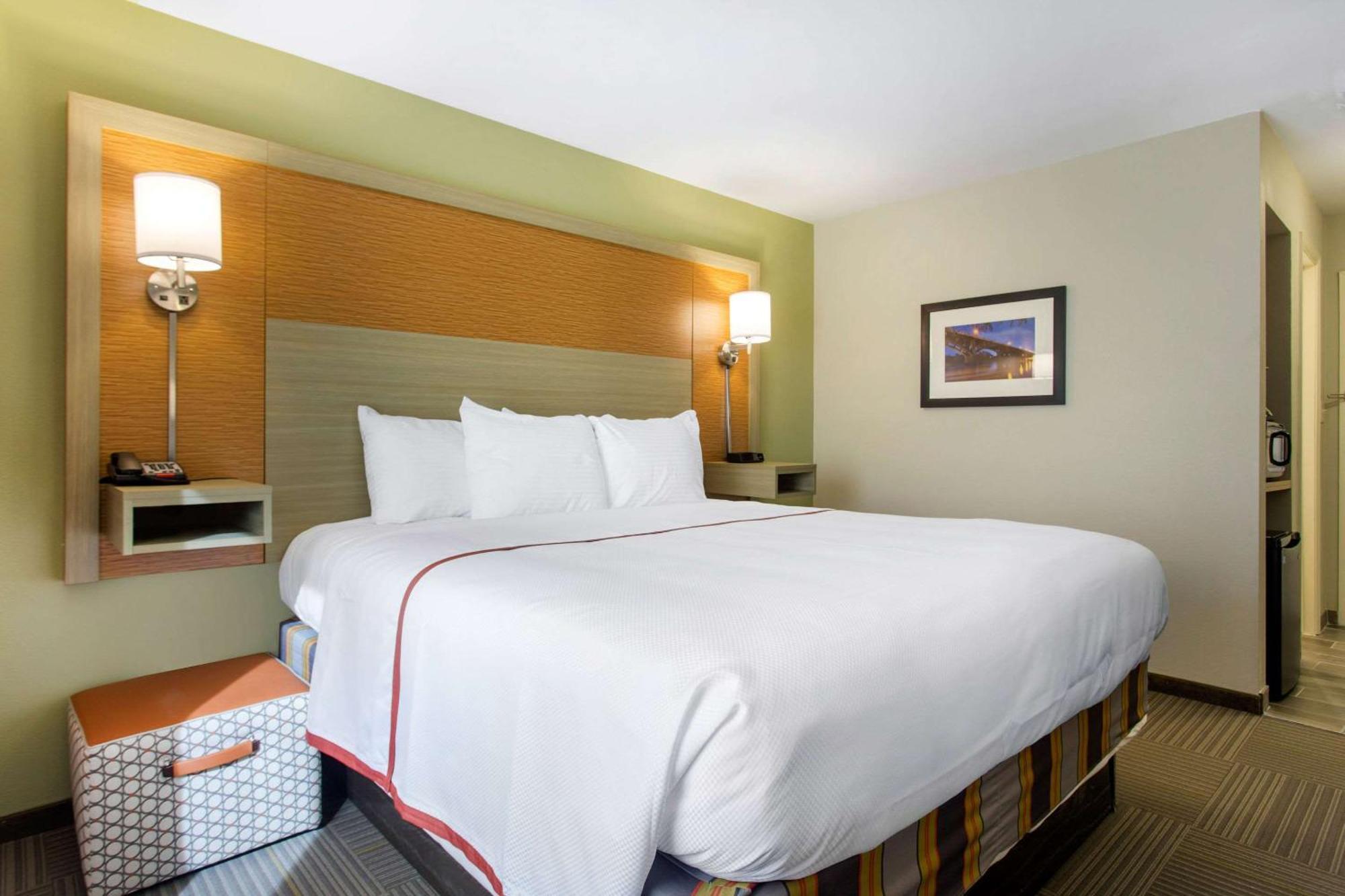 Gallus Stadium Park Inn, Ascend Collection Hotel 2*