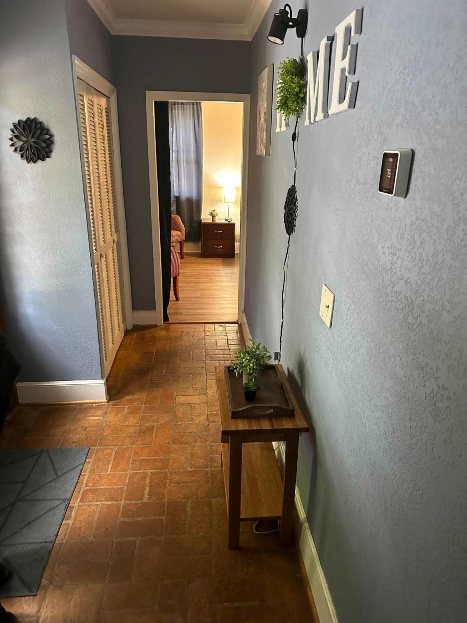 Holiday home Sweet Retreat-- Mins To