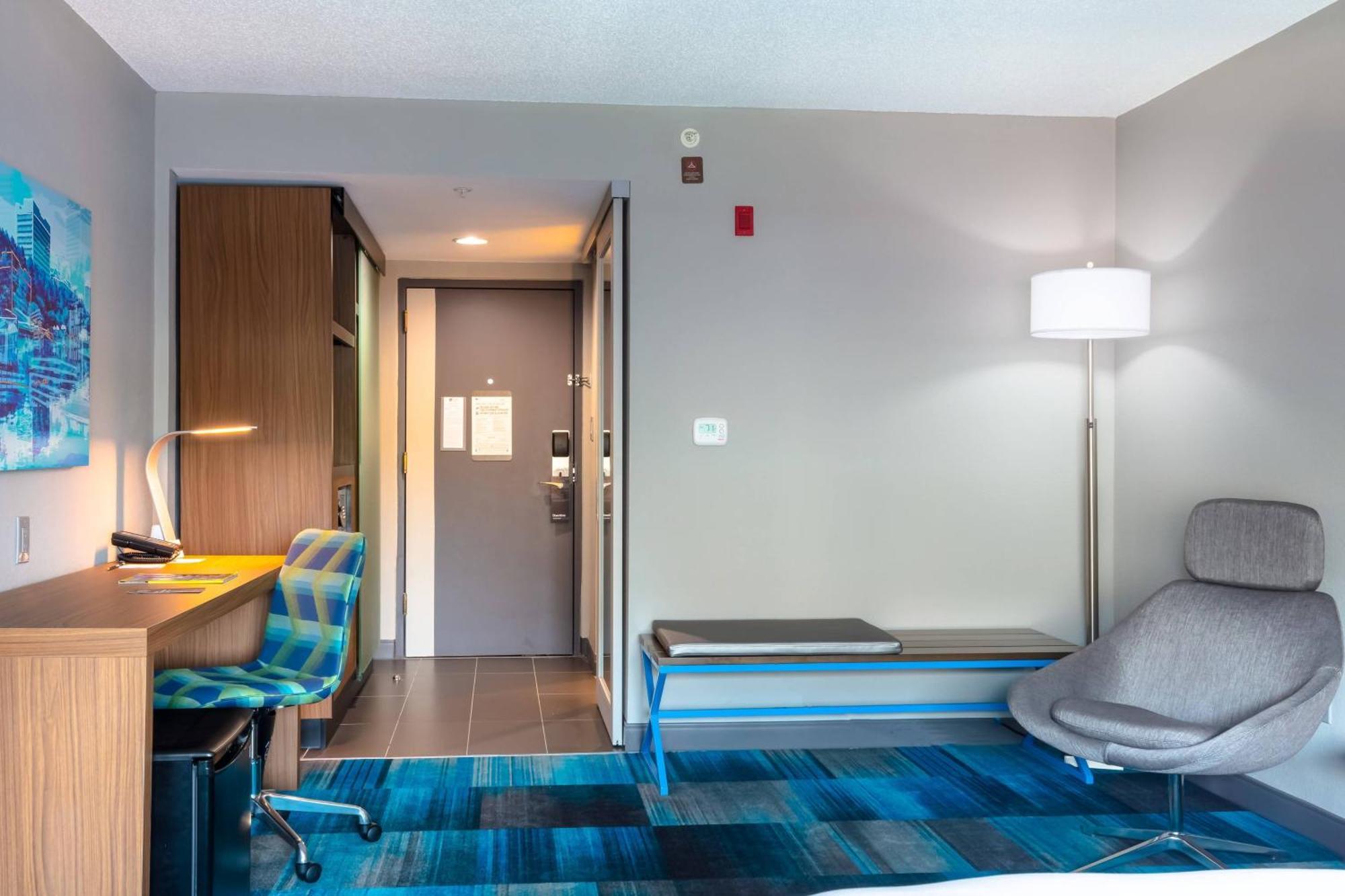 Aloft Harbison Hotel 3*