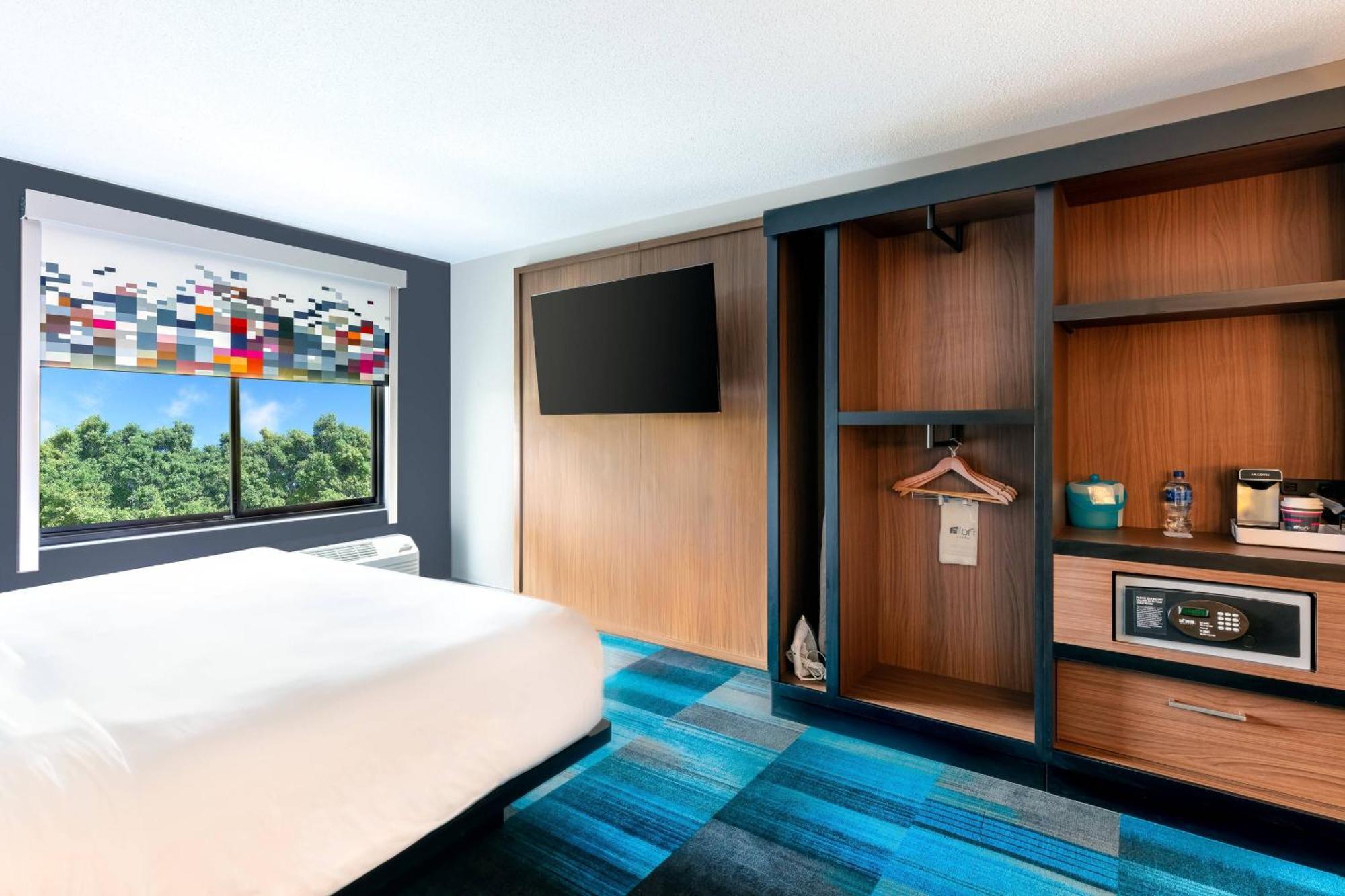 Aloft Harbison 3*
