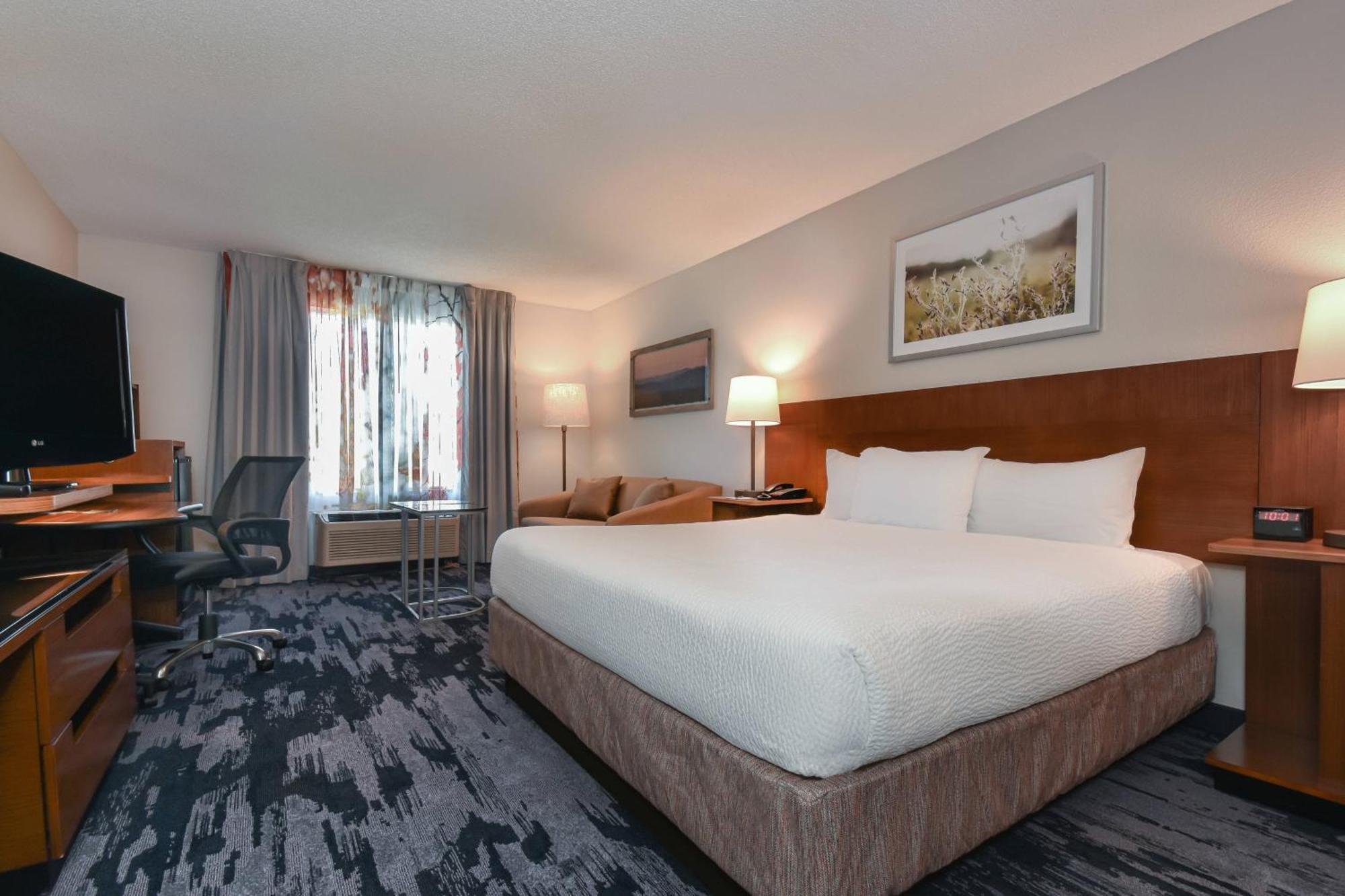 Fairfield By Marriott & Harbison 3*