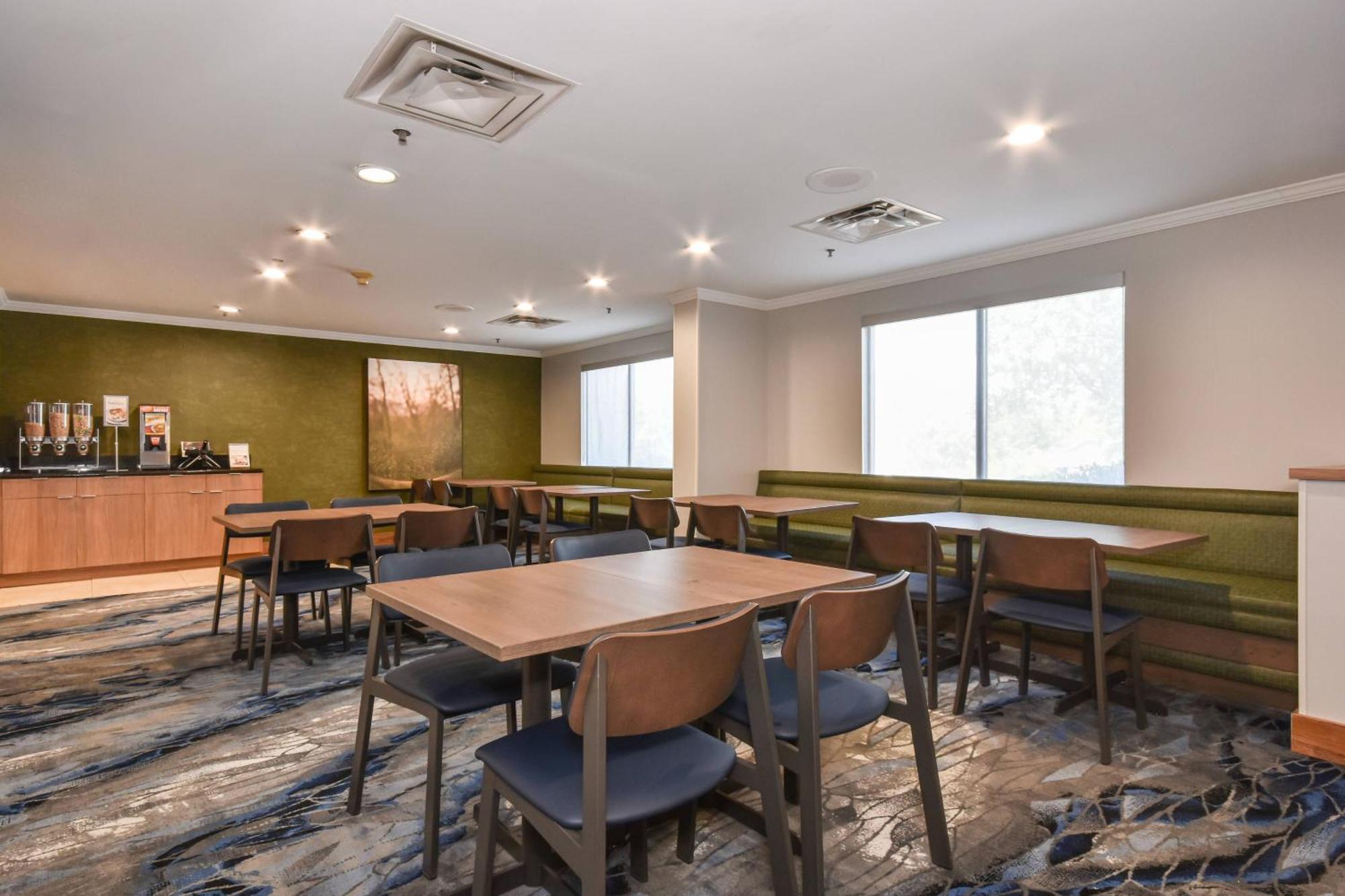 Fairfield By Marriott & Harbison Hotel 3*