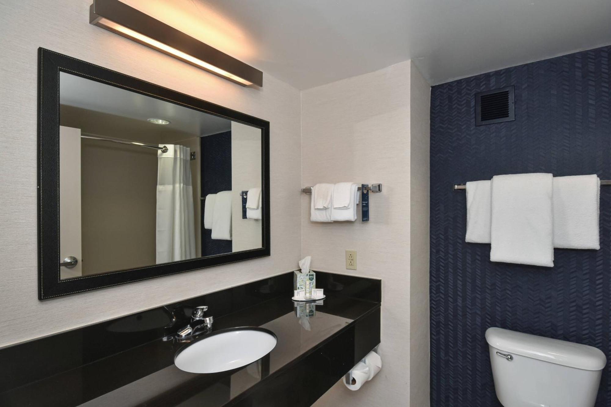 Fairfield By Marriott & Harbison Hotel 3*