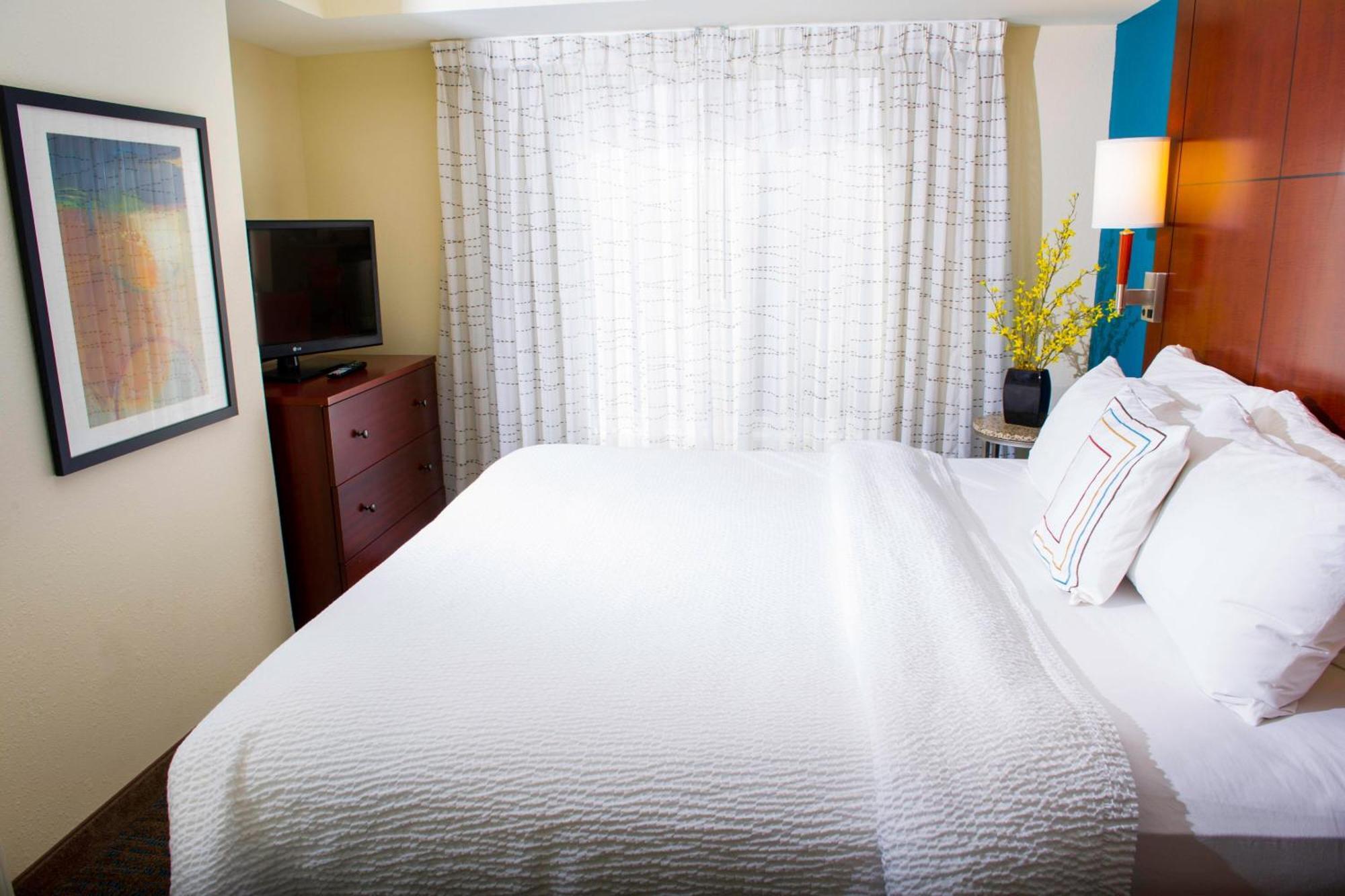 By Marriott Northwest/harbison Hotel