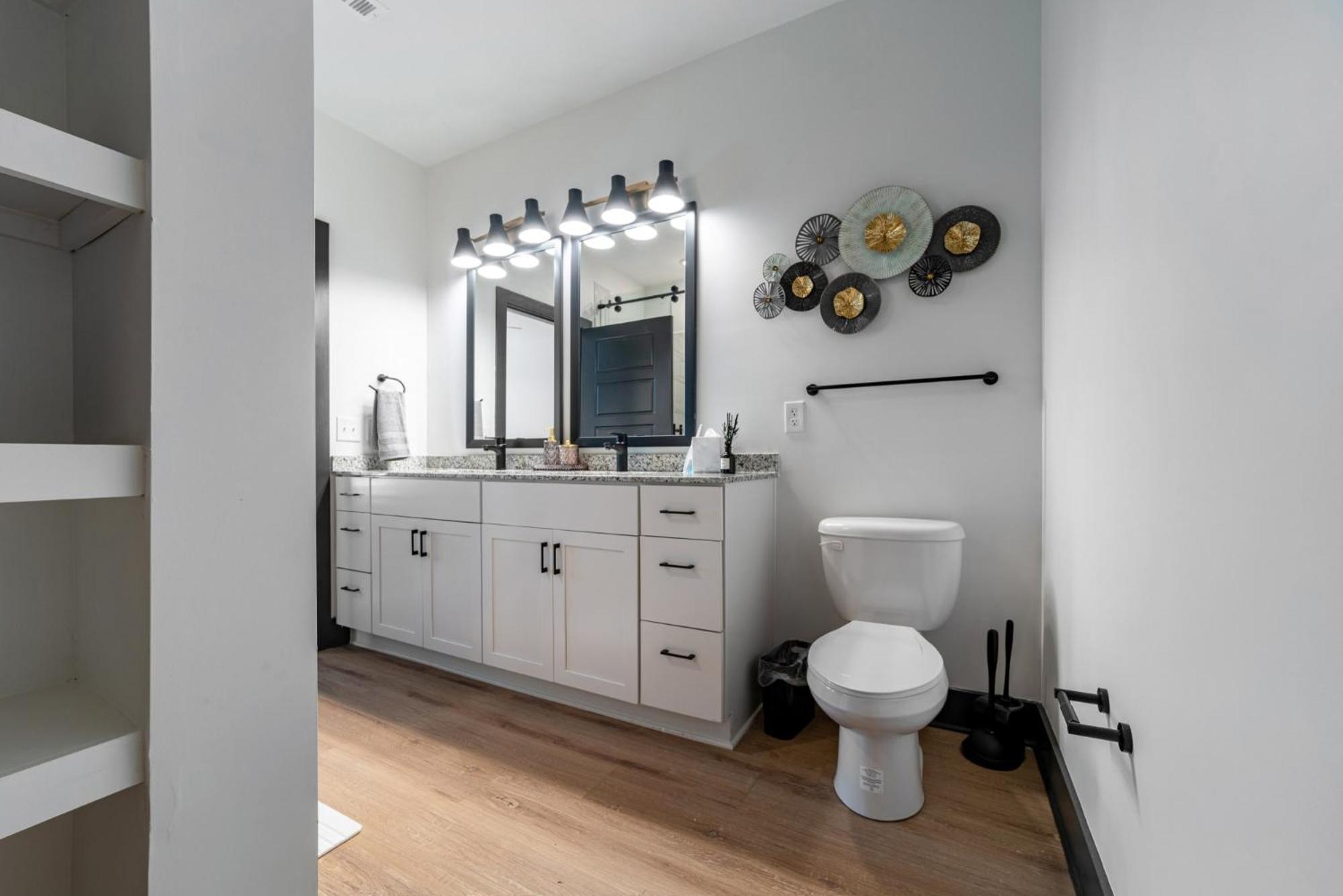 Step Into Style And Convenience Bennet Living Awaits * Columbia