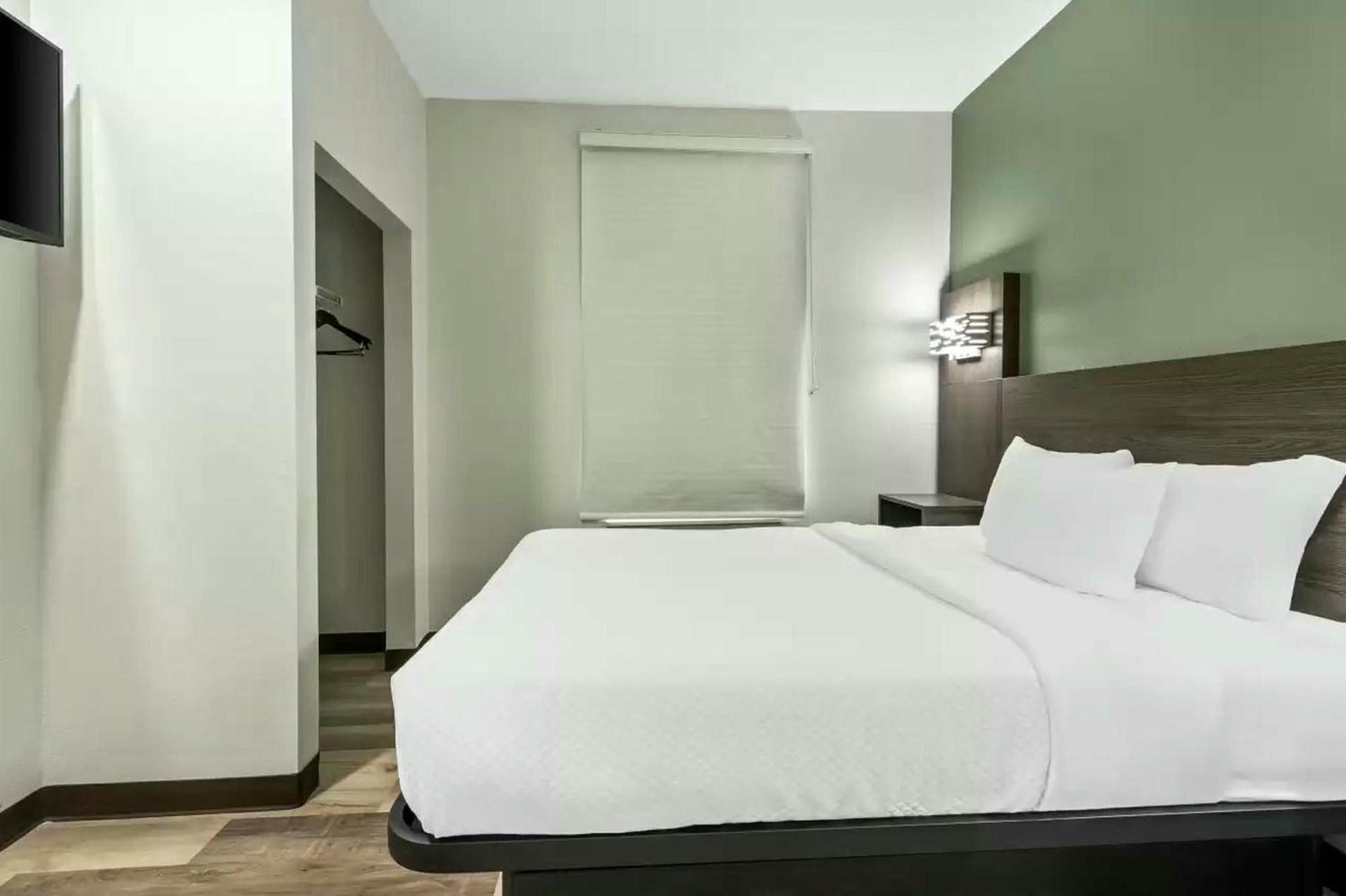 Hotel Quality & Harbison