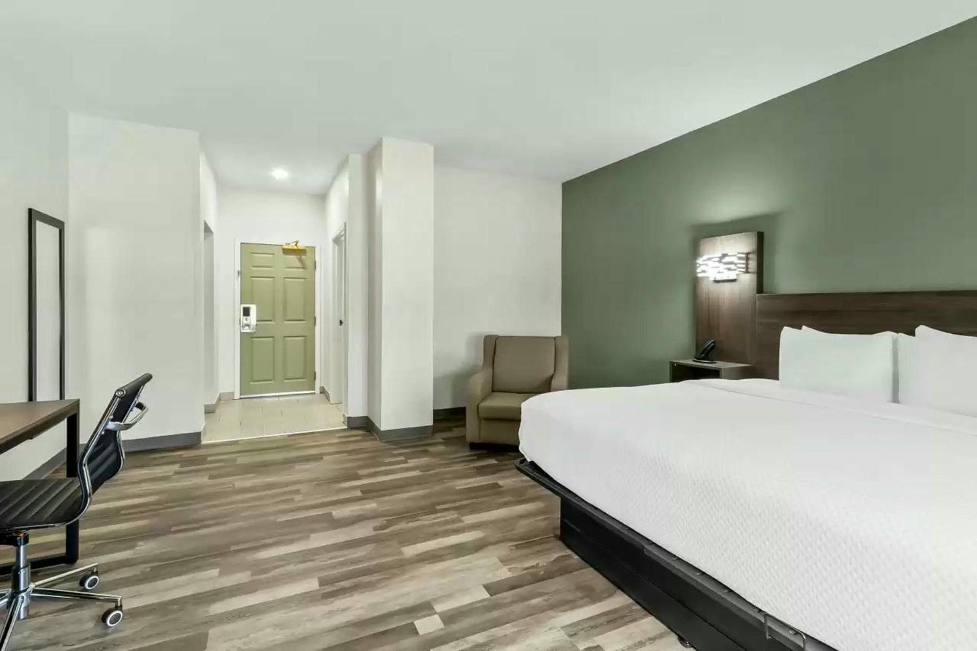 Quality & Harbison Hotel 4*