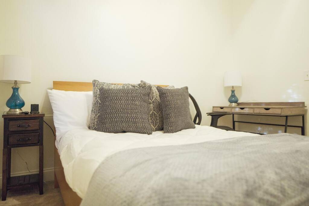 2 Bedroom Escape - Downtown