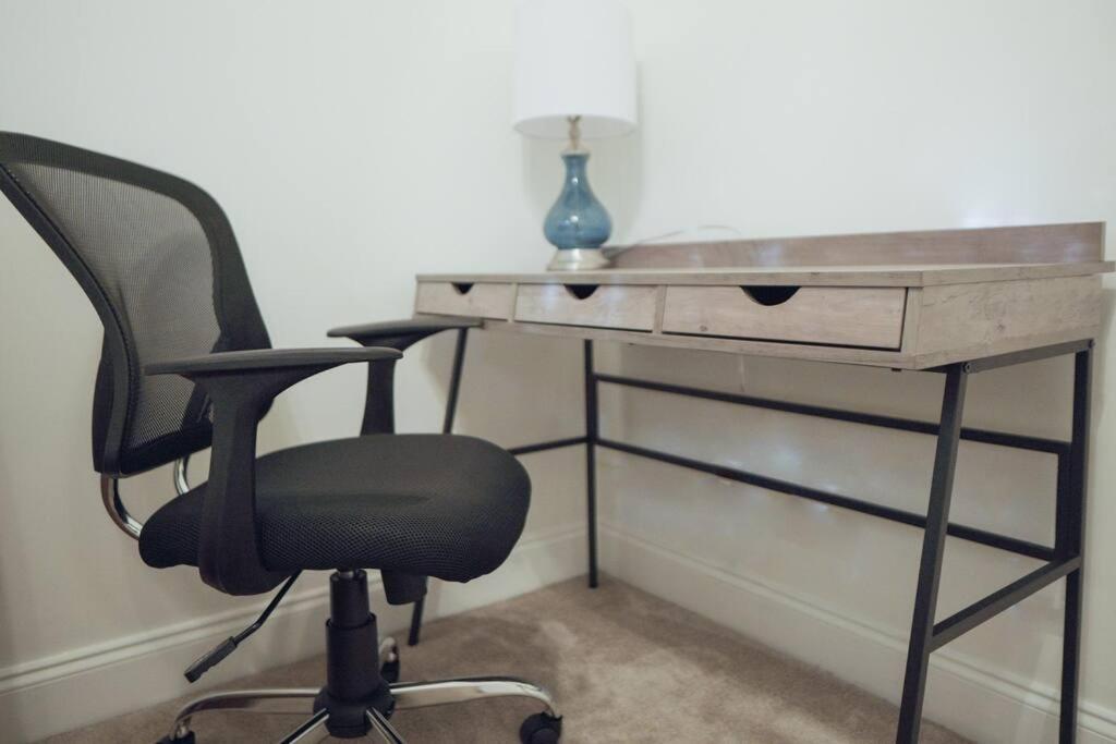 2 Bedroom Escape - Downtown Holiday home