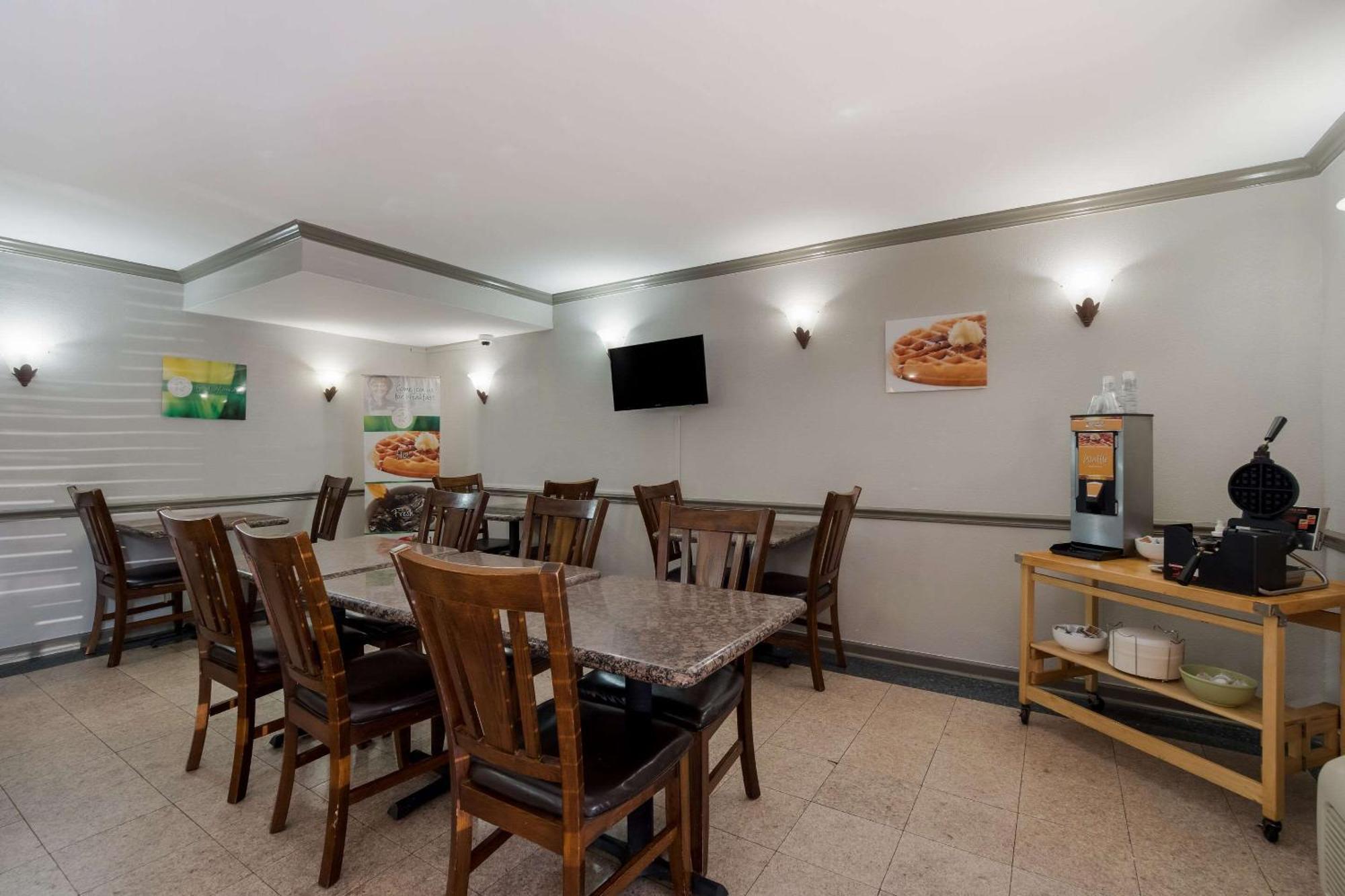 Inn Quality Jackson 3*